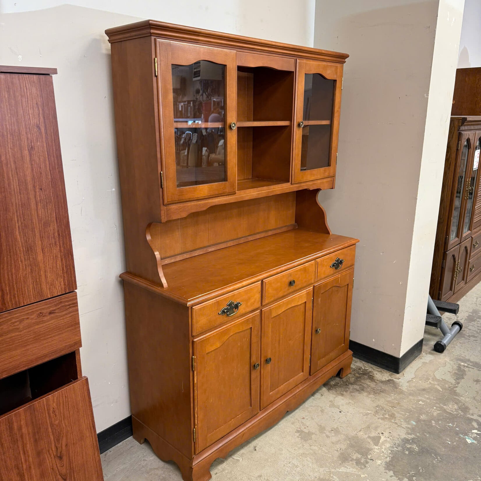 2 Piece Wooden Hutch