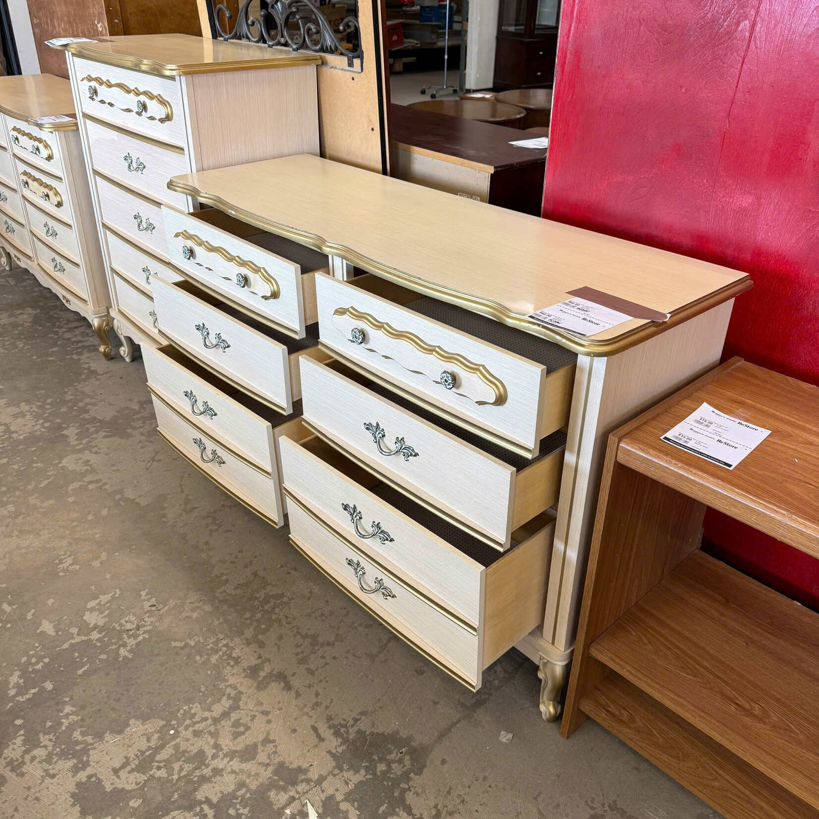6 Drawer Beige Gold Edging Dresser/Mirror