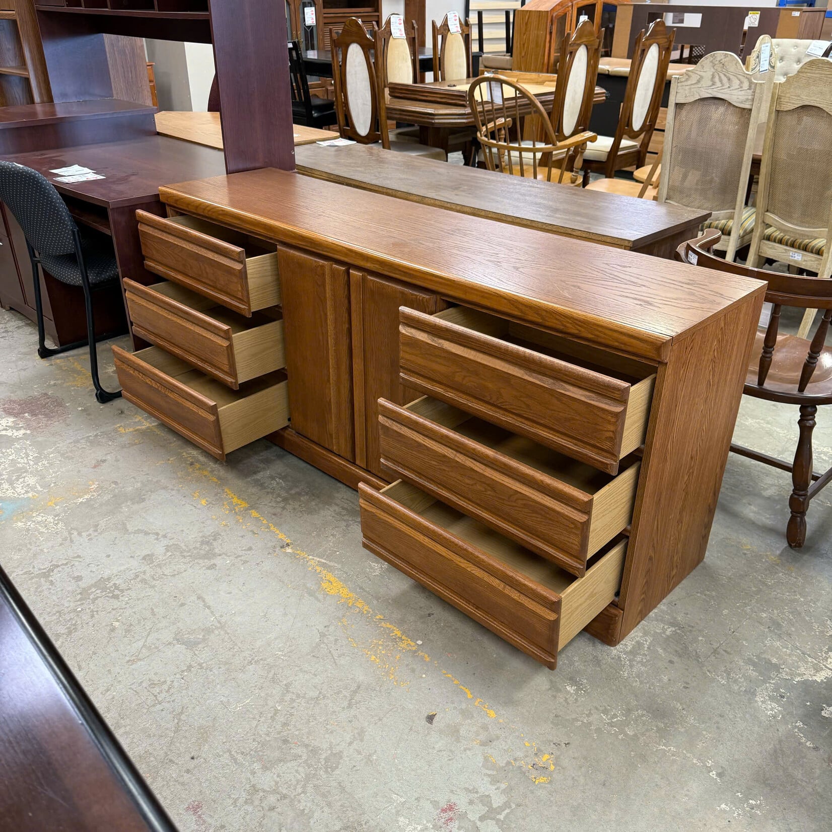 6 Drawers 2 Door Dresser