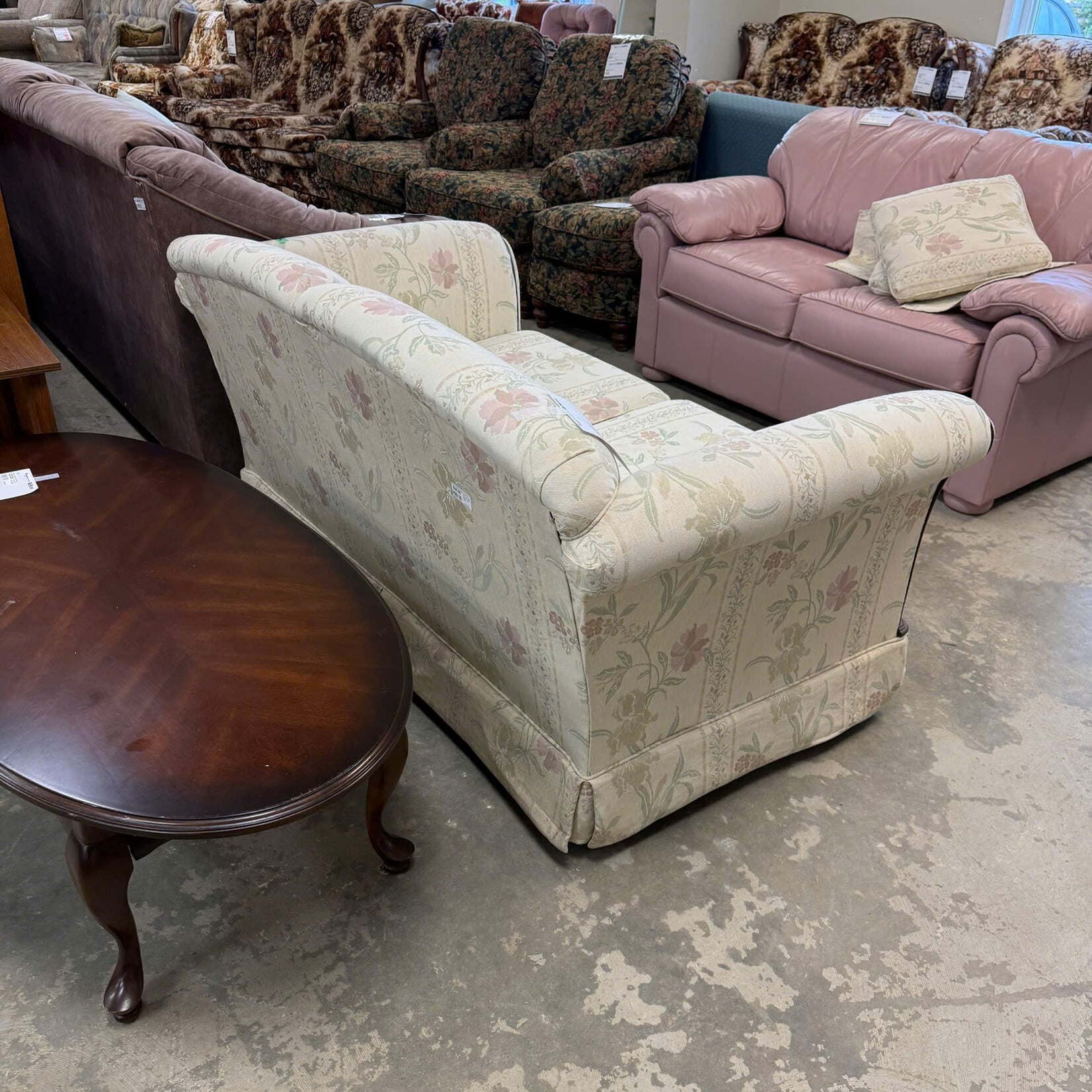 White Flower Design Love Seat
