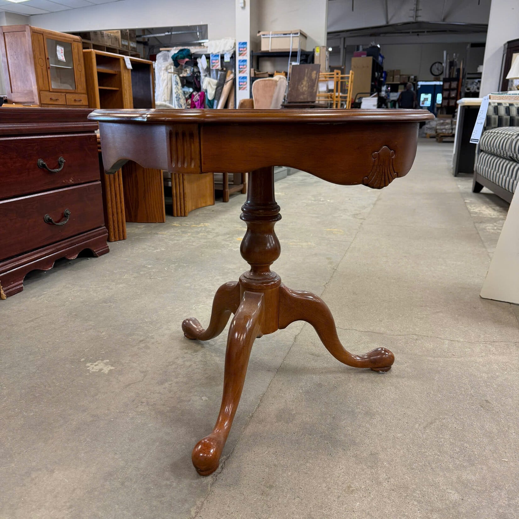 3Legs Round Wooden Table