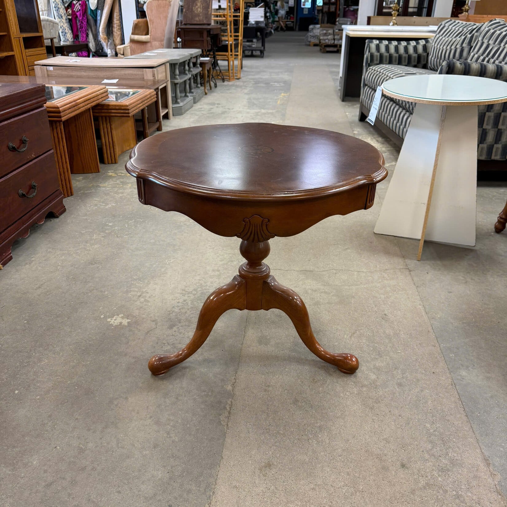 3Legs Round Wooden Table