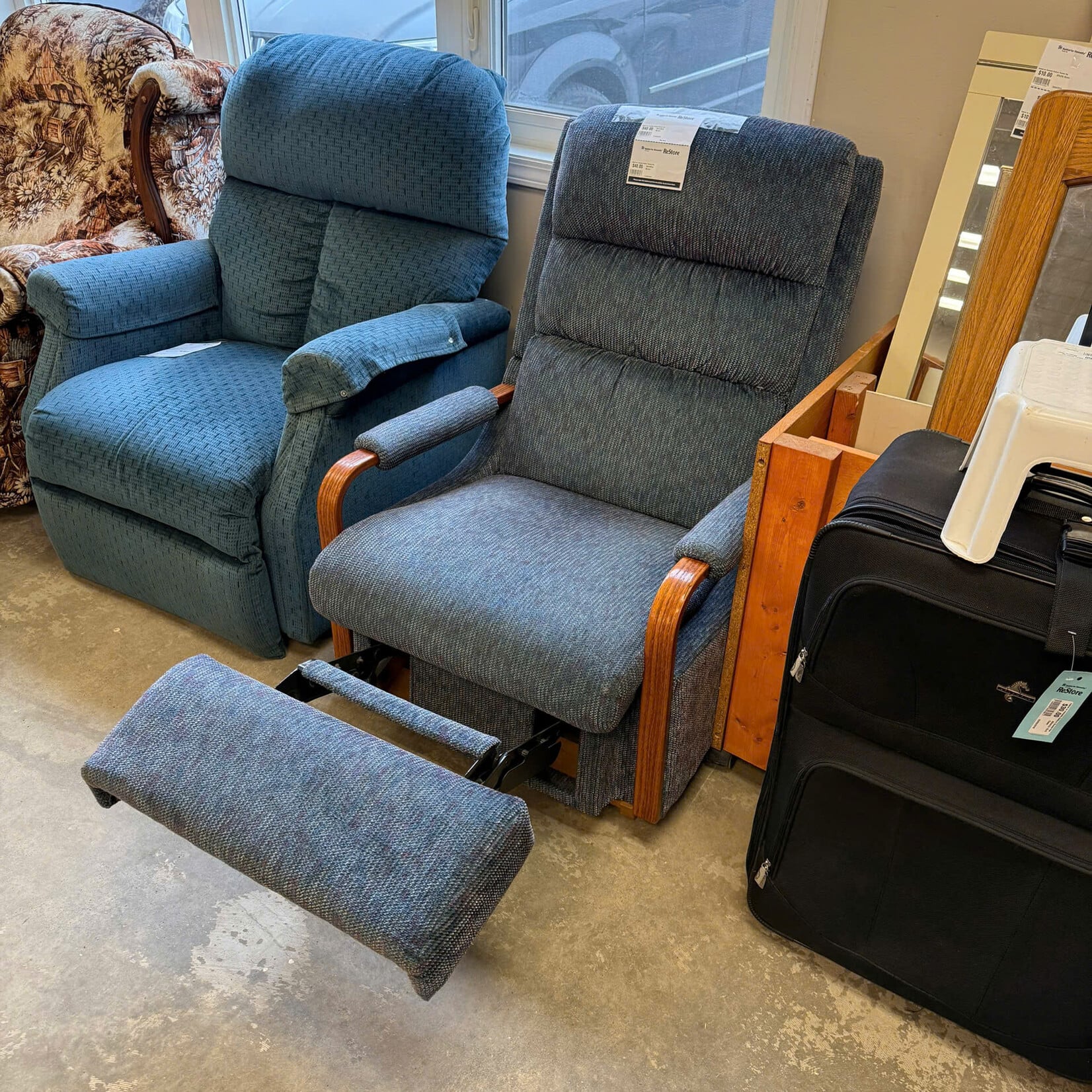 Wood/Blue Rocker