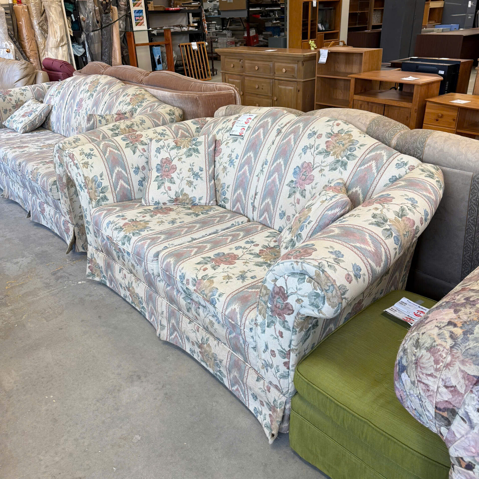 Beige Flower Design Love Seat