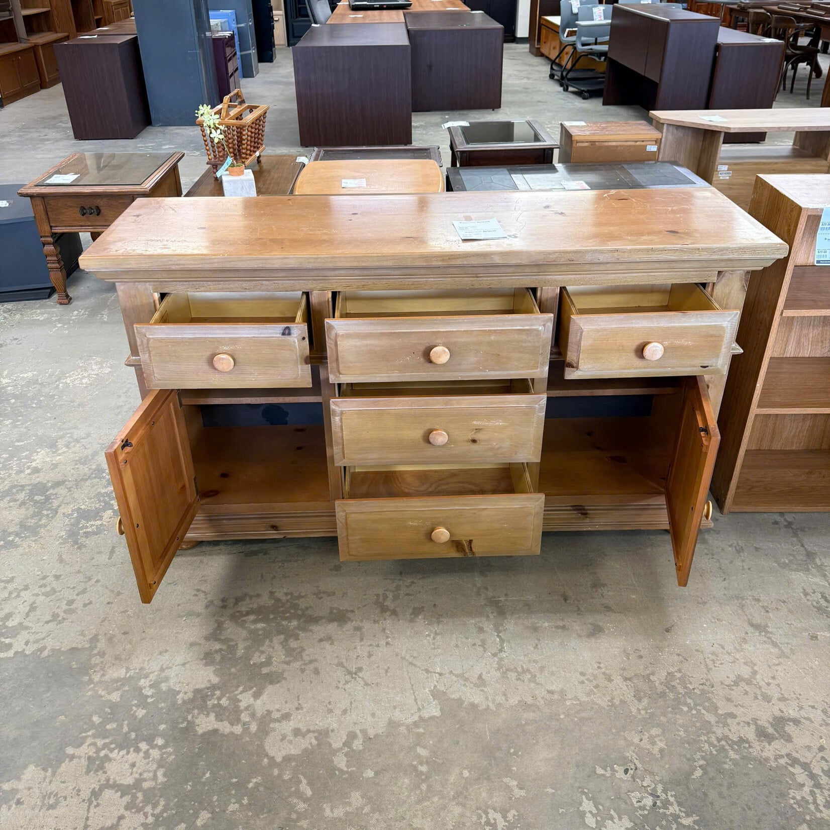 4 Drawer 2 door Dresser