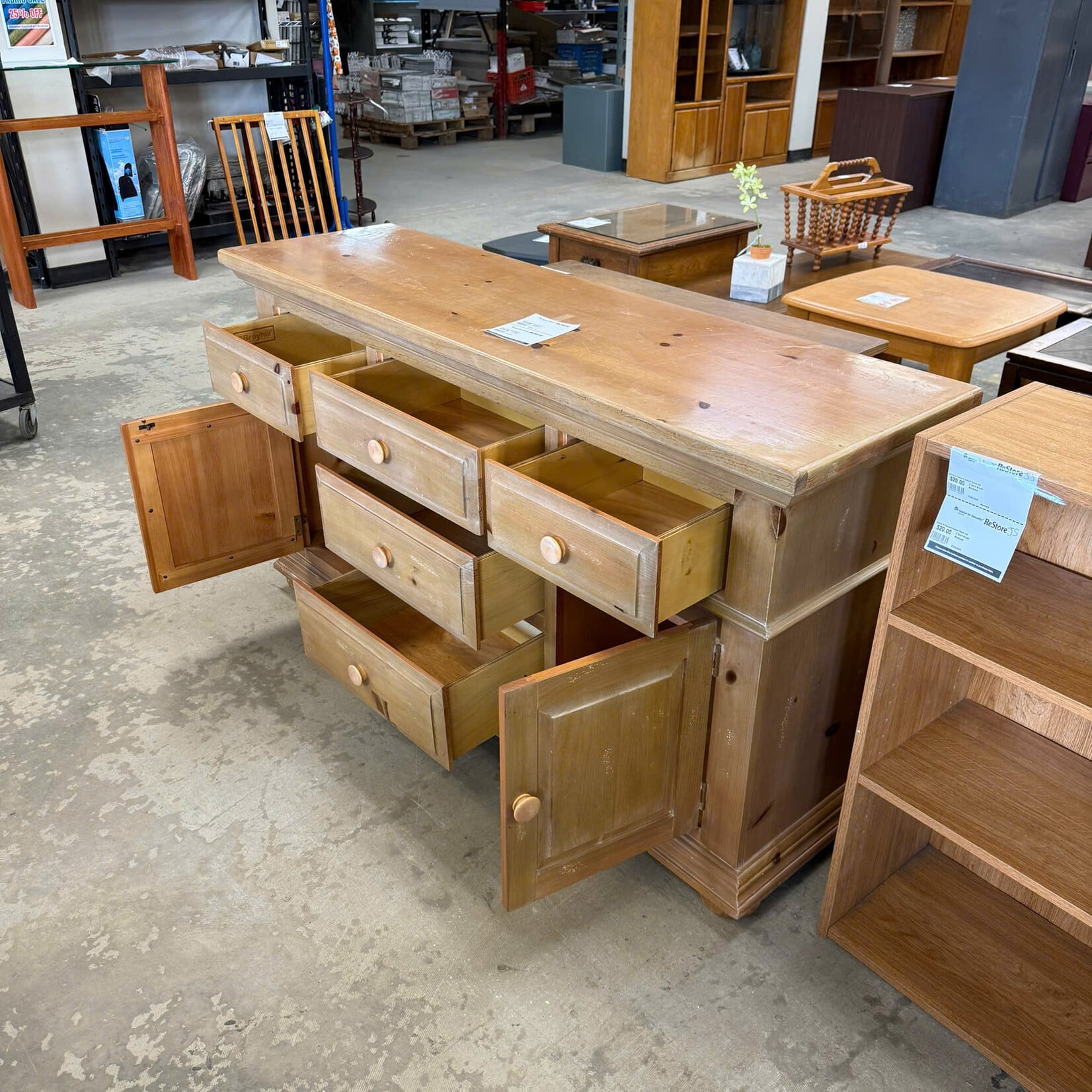 4 Drawer 2 door Dresser