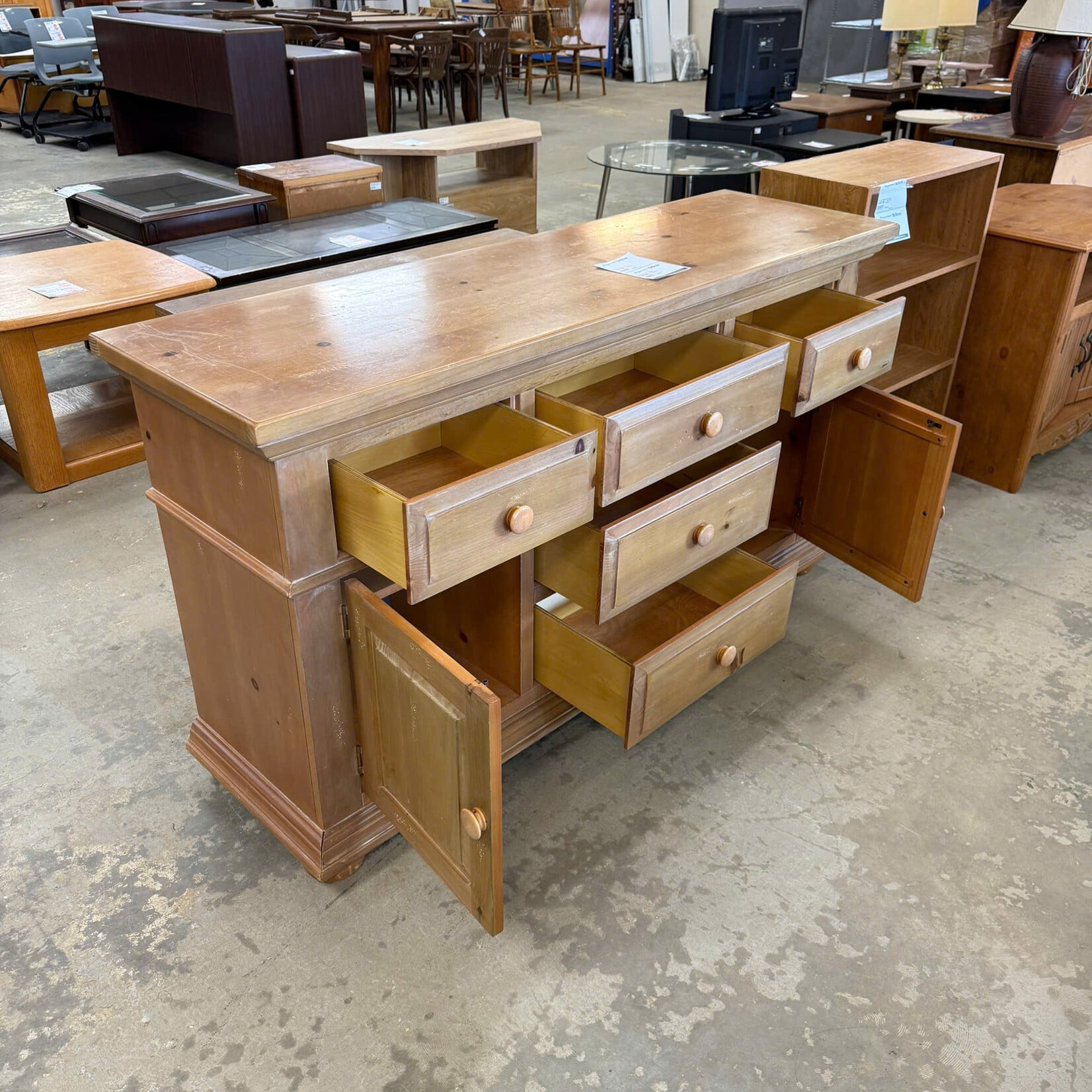 4 Drawer 2 door Dresser