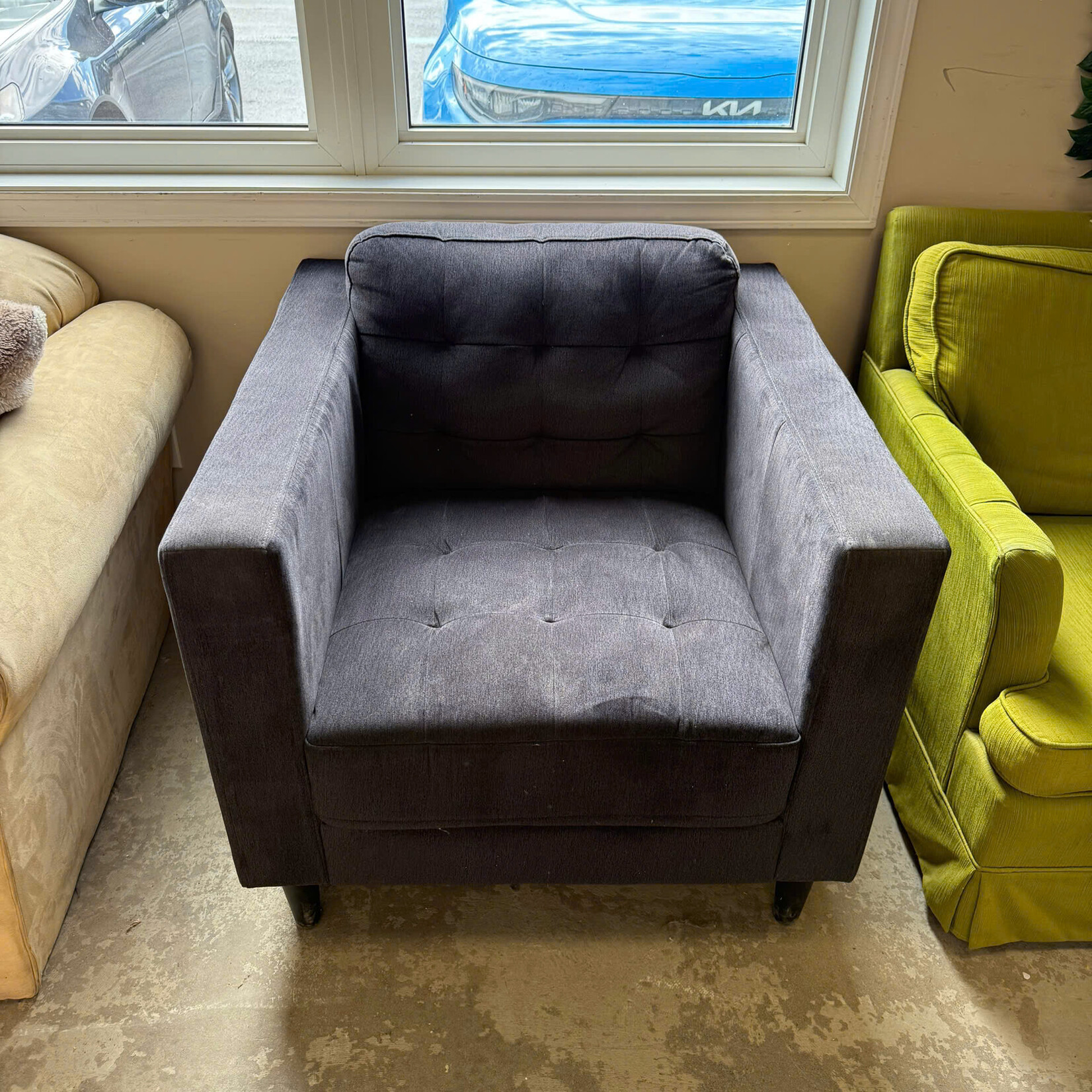 Black Wide Track Arm Chair
