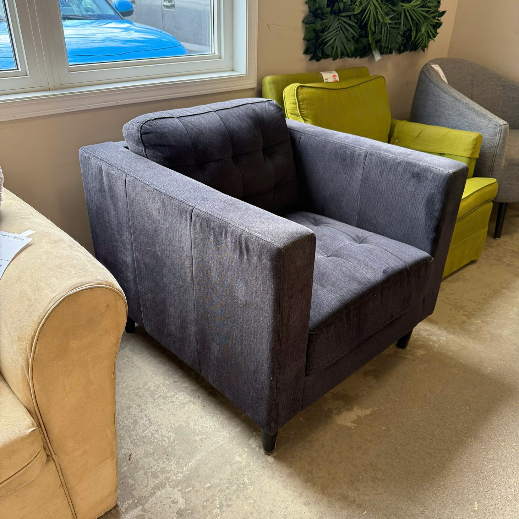 Black Wide Track Arm Chair