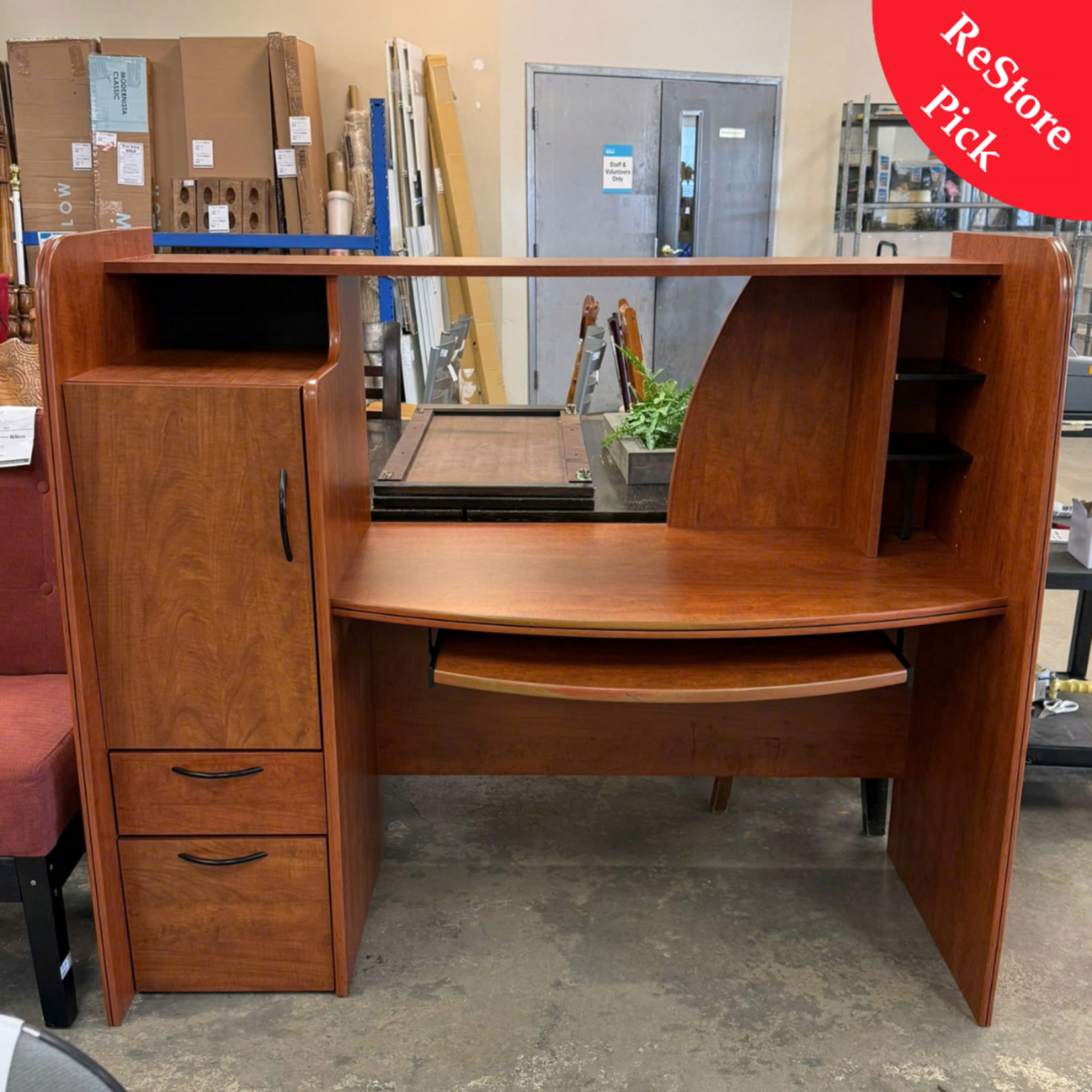 Wooden Computer Desk W/Hutch