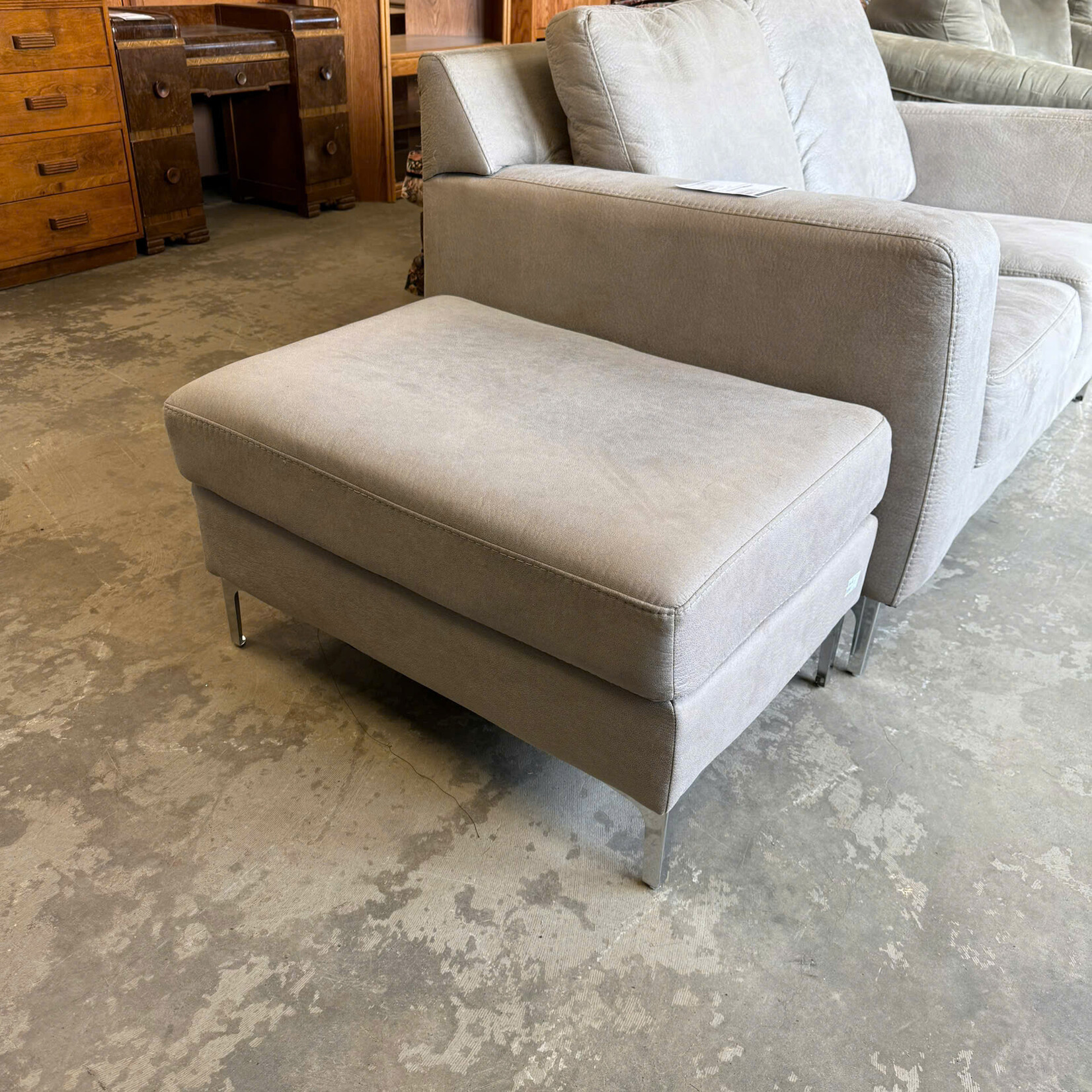 Loveseat & Ottoman