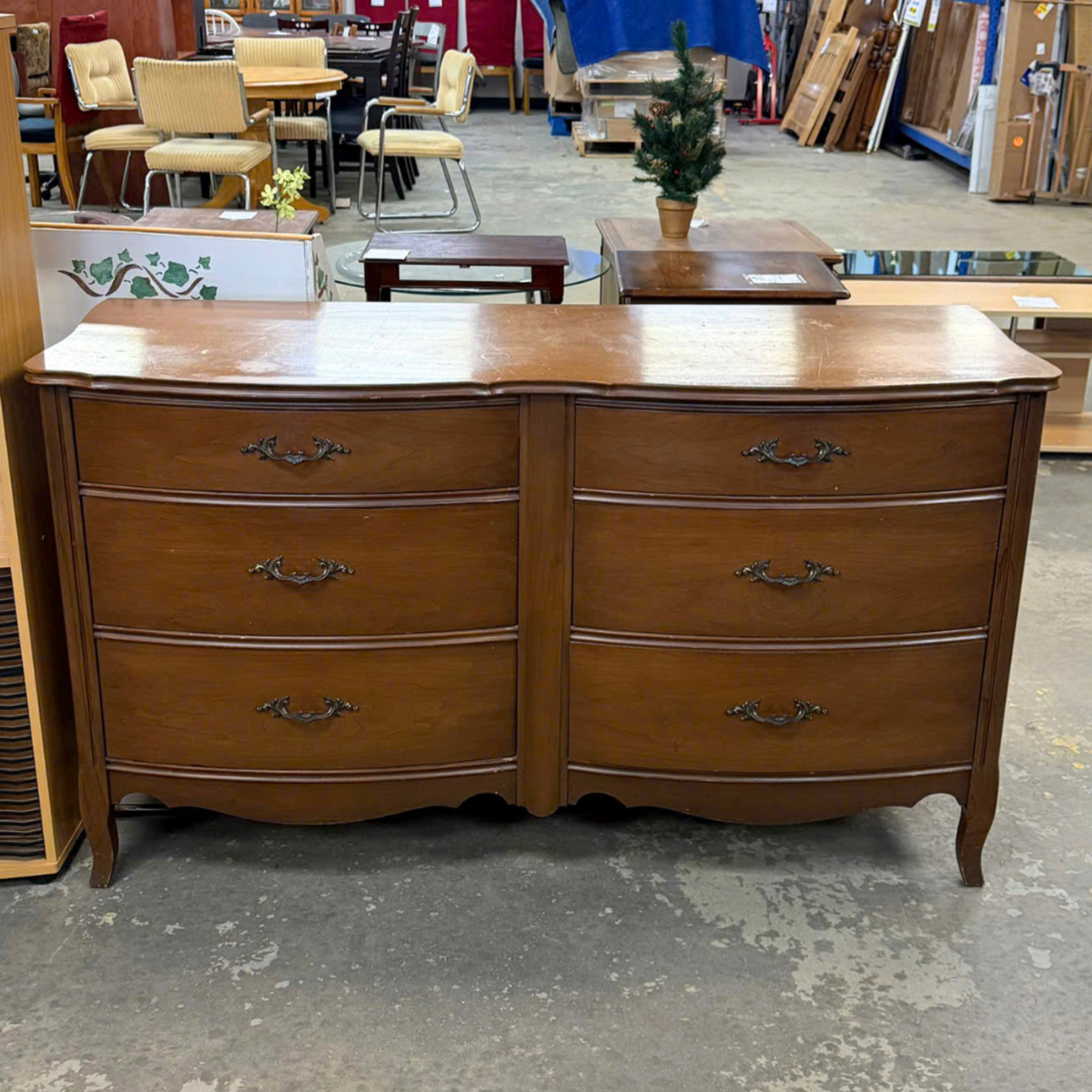 Curved Dresser With Mirror