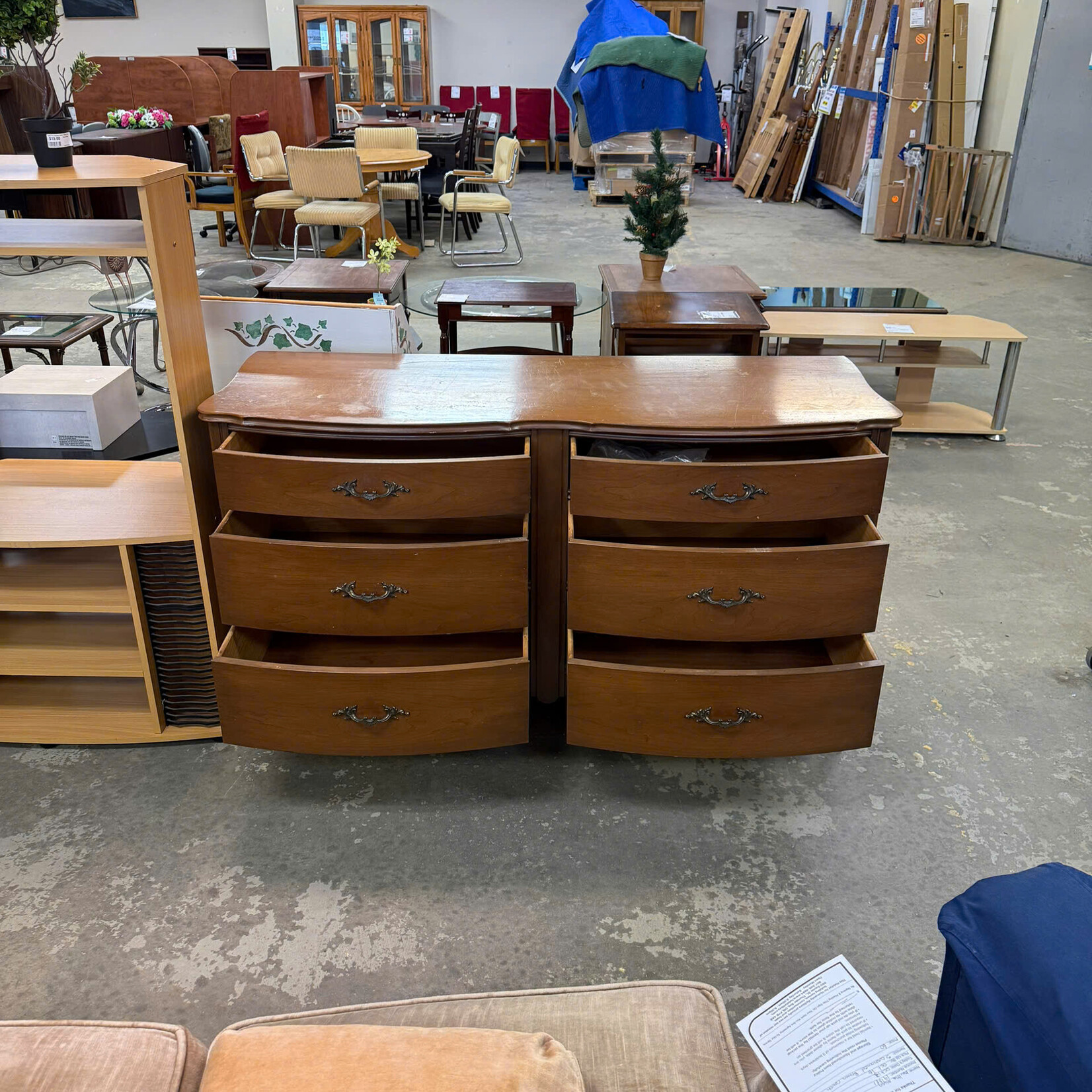 Curved Dresser With Mirror