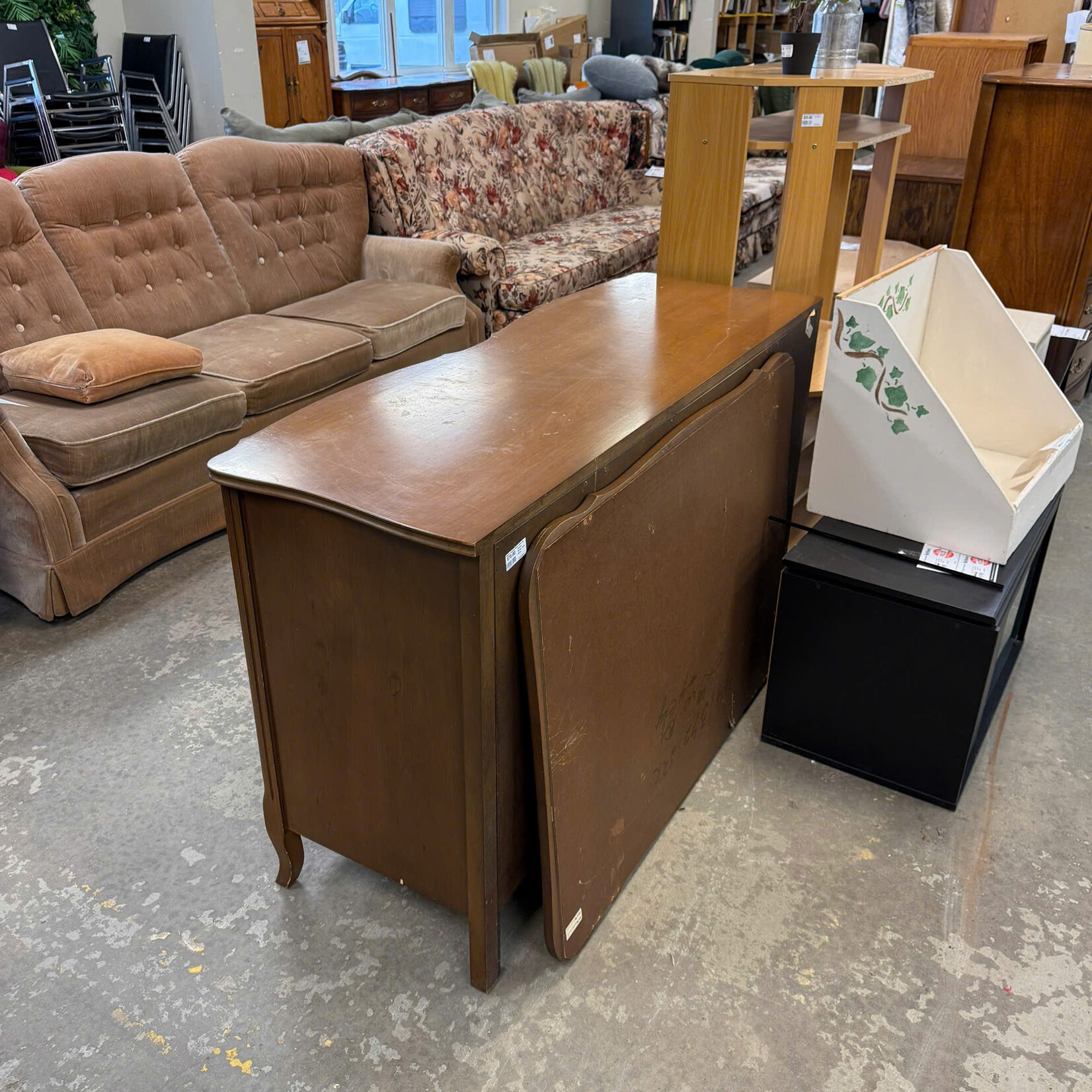 Curved Dresser With Mirror