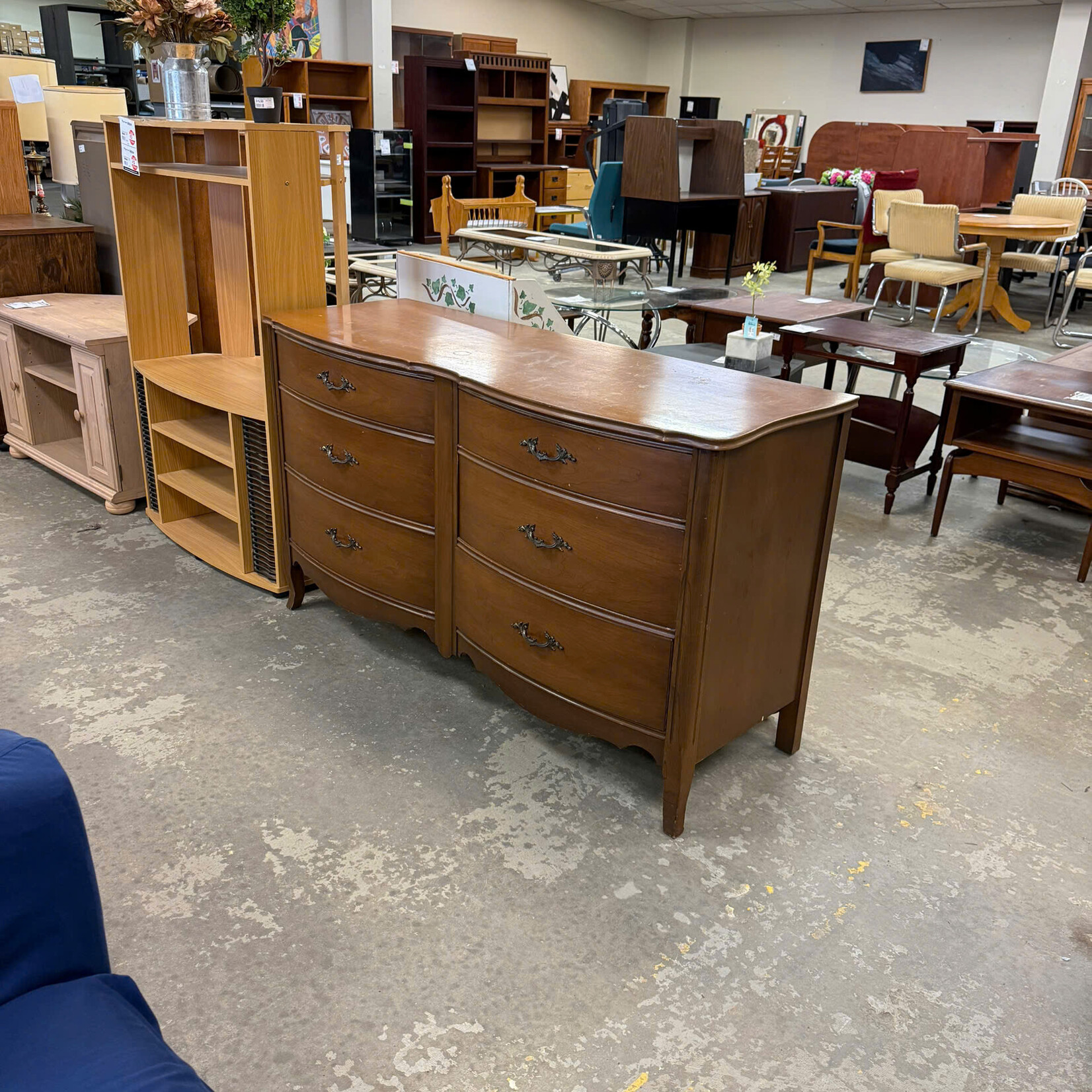Curved Dresser With Mirror