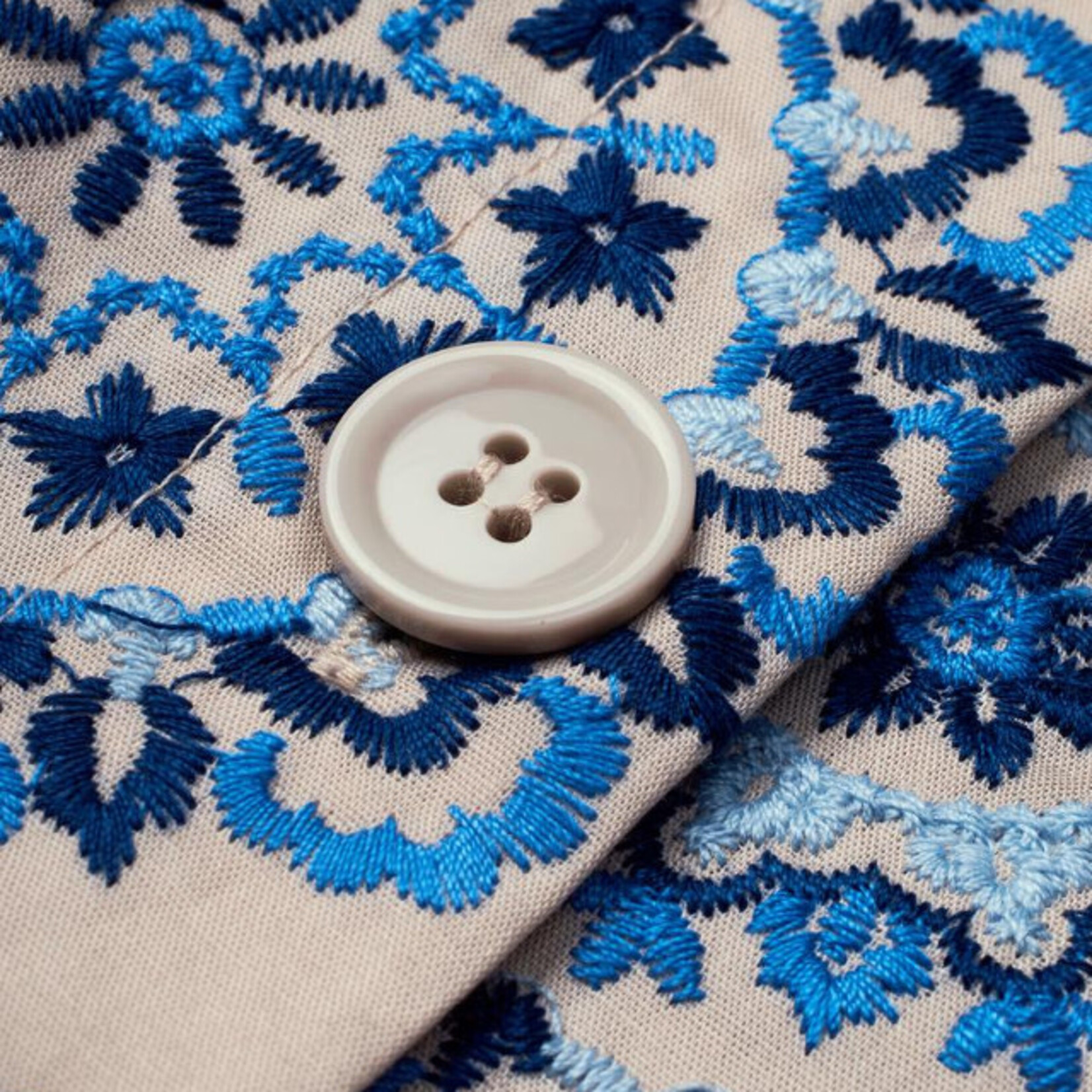 Masai Copenhagen Cream With Blue Embroidered Mandala Shirt