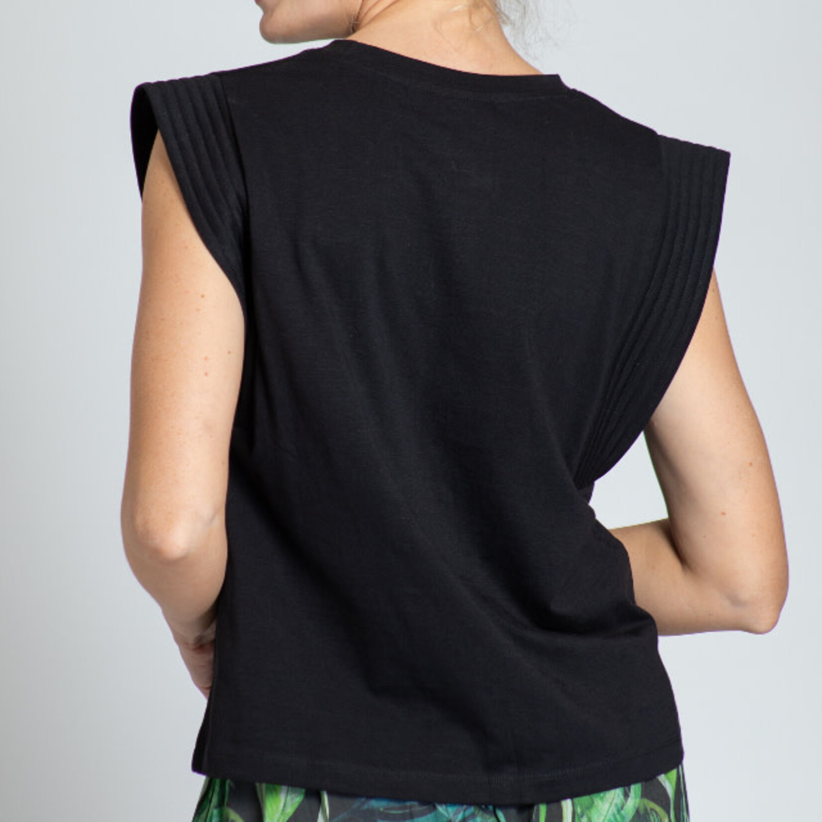 APNY Cotton Black Sleeveless Utility Shirt