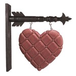 13" RED WOOD CRISS CROSS HEART ARROW