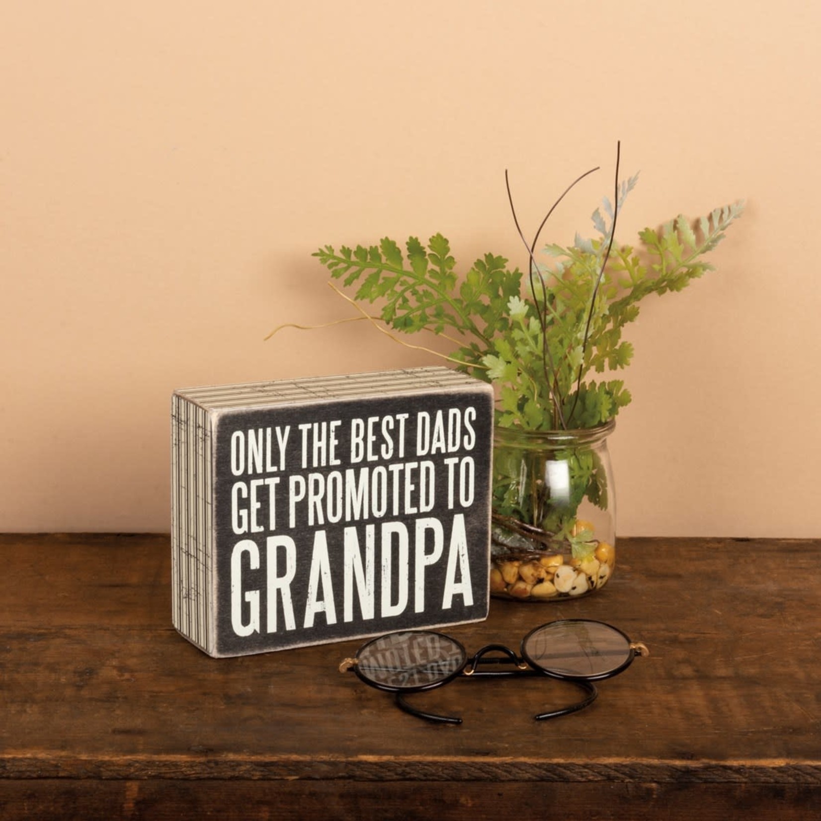 BOX SIGN PROMATED TO GRANDPA