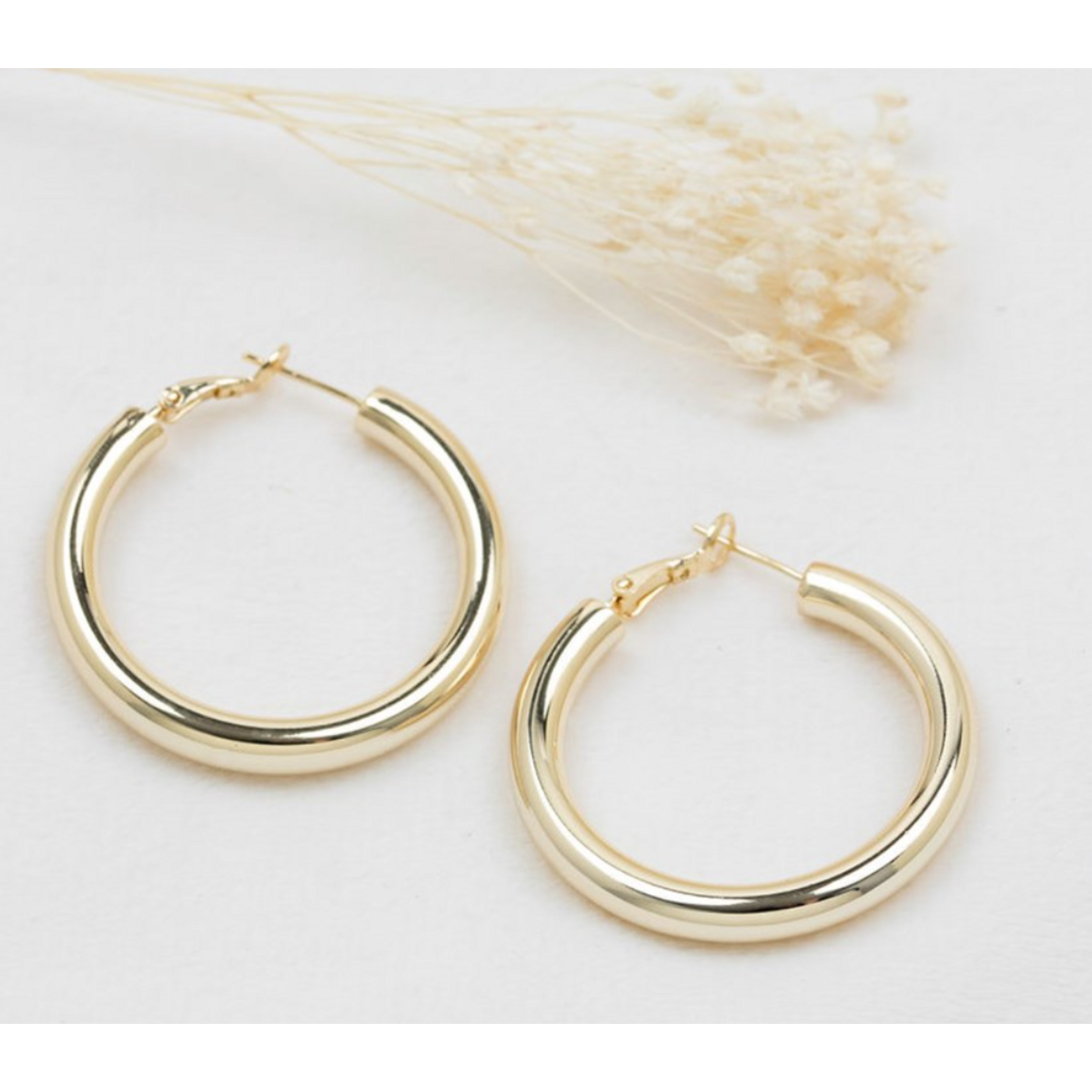 Glee ABUNDANT HOOP EARRING-hypoallergenic, anti-tarnish