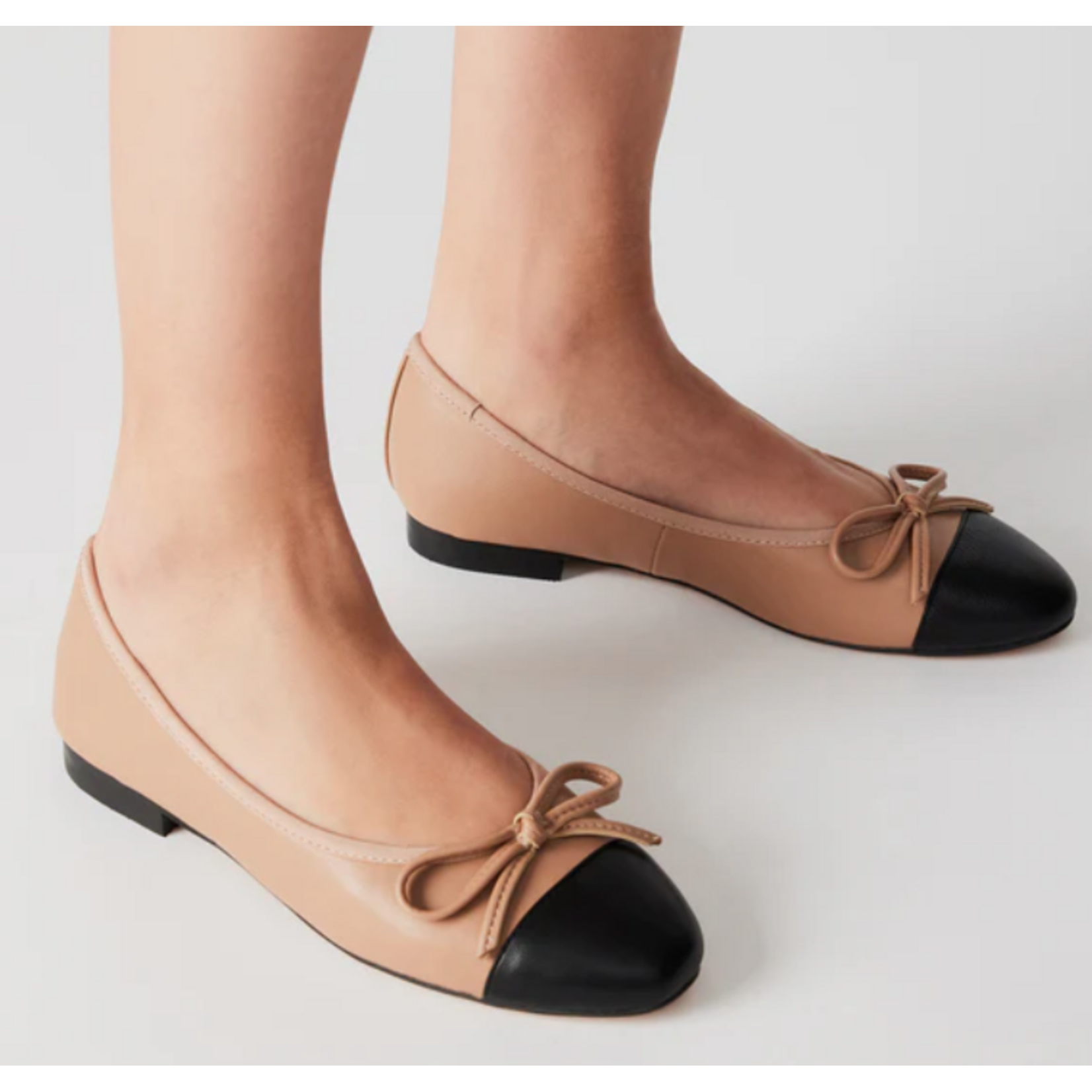 Steve Madden Ellison Two-Tone Flat