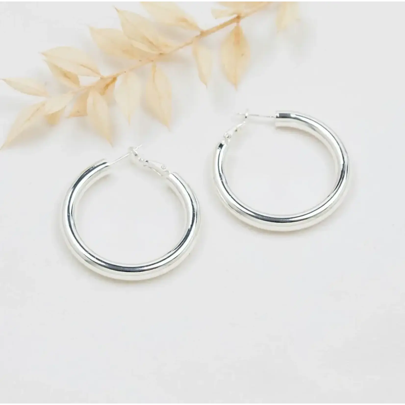 Glee ABUNDANT HOOP EARRING-hypoallergenic, anti-tarnish