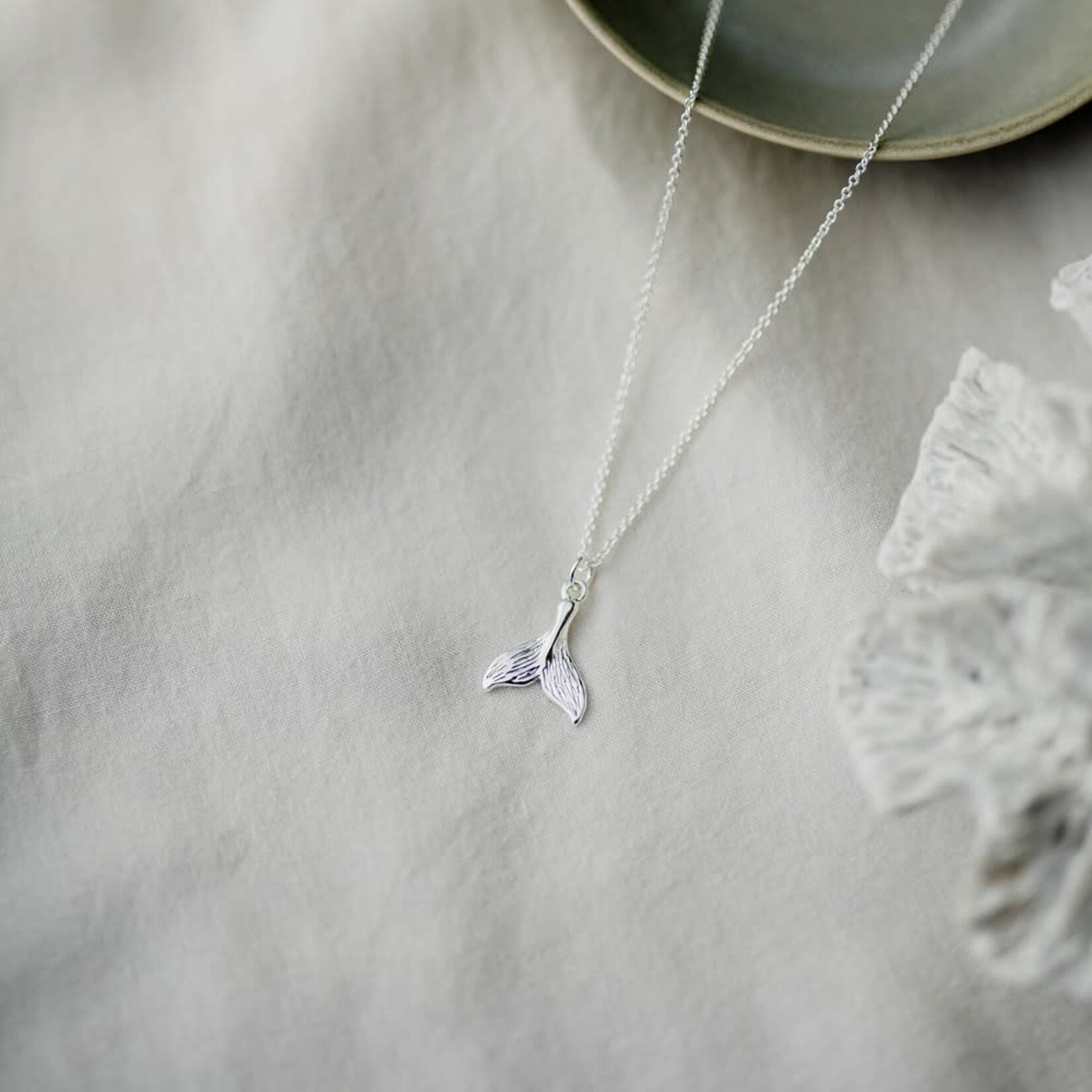 Glee TIDAL WHALE TAIL NECKLACE