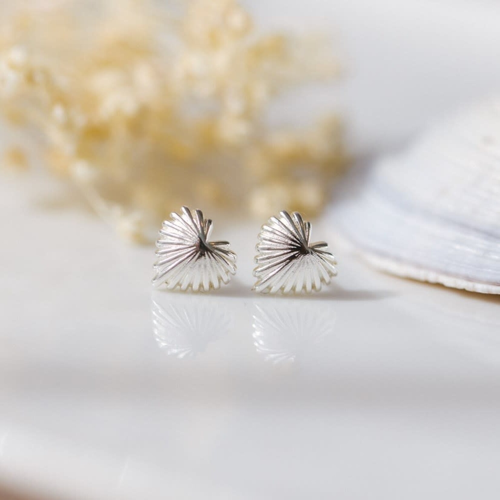 Glee Seashell Heart Stud Earring