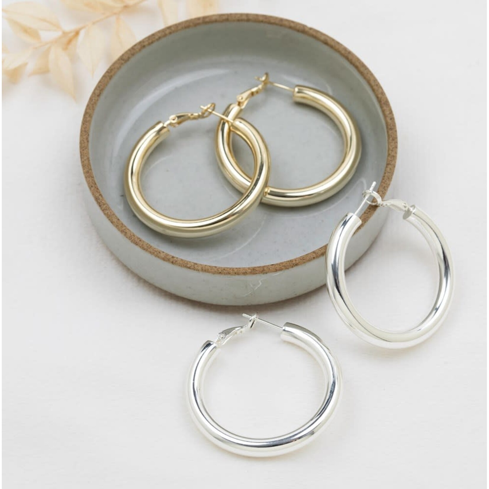 Glee ABUNDANT HOOP EARRING-hypoallergenic, anti-tarnish