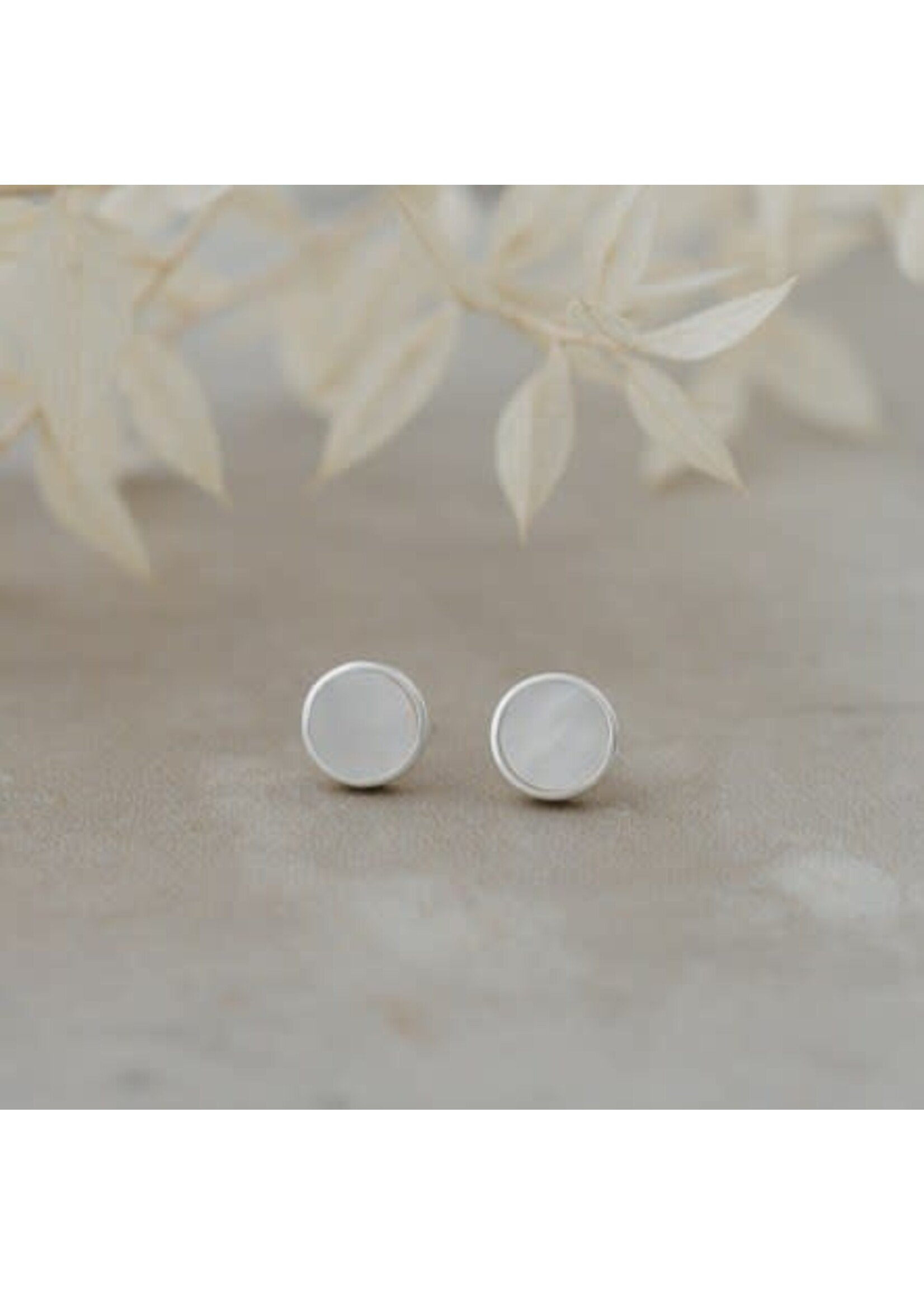 Glee Alluring Stud Earring - Mother of Pearl