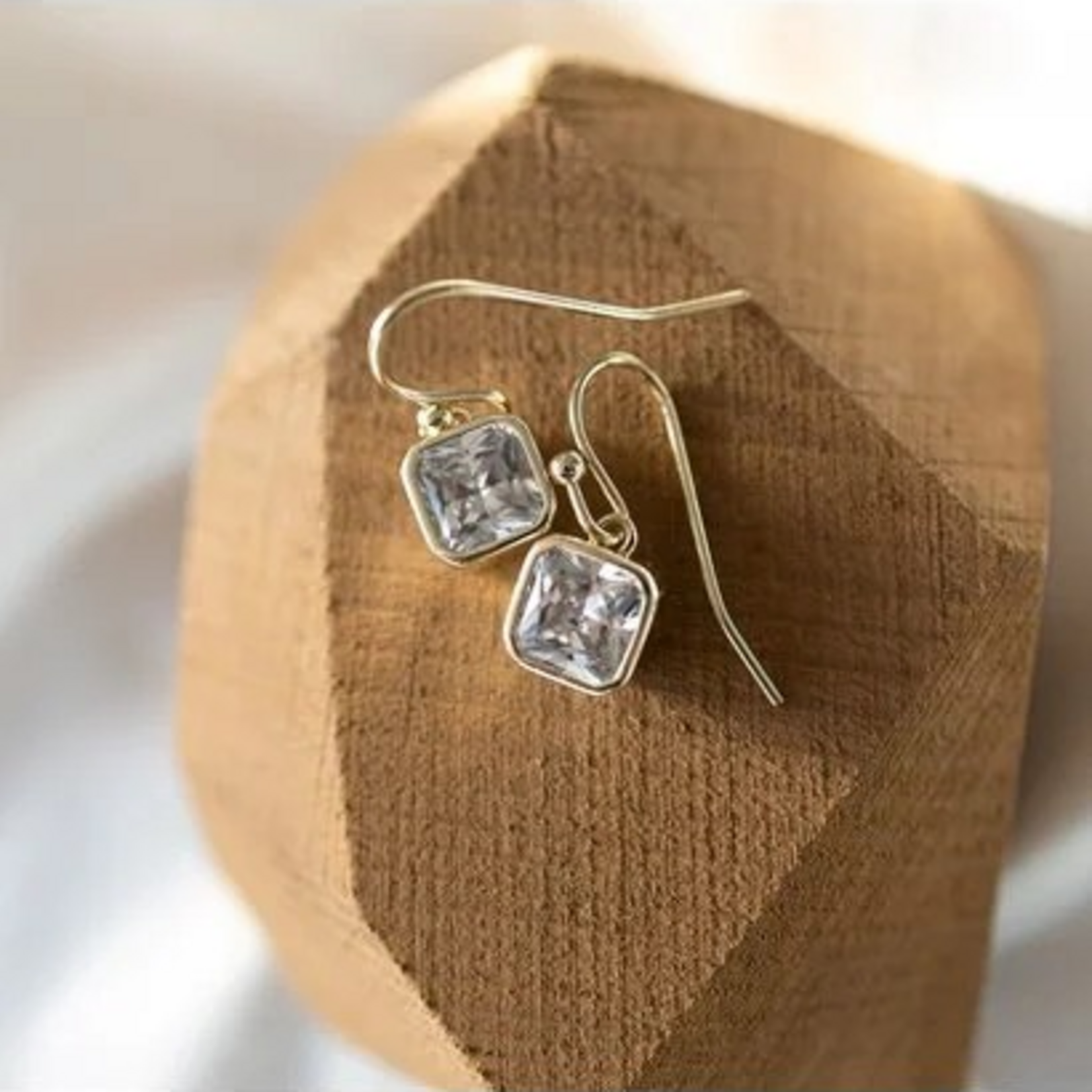 Glee Radiance Crystal Earrings - Hypoallergenic, Antitarnish