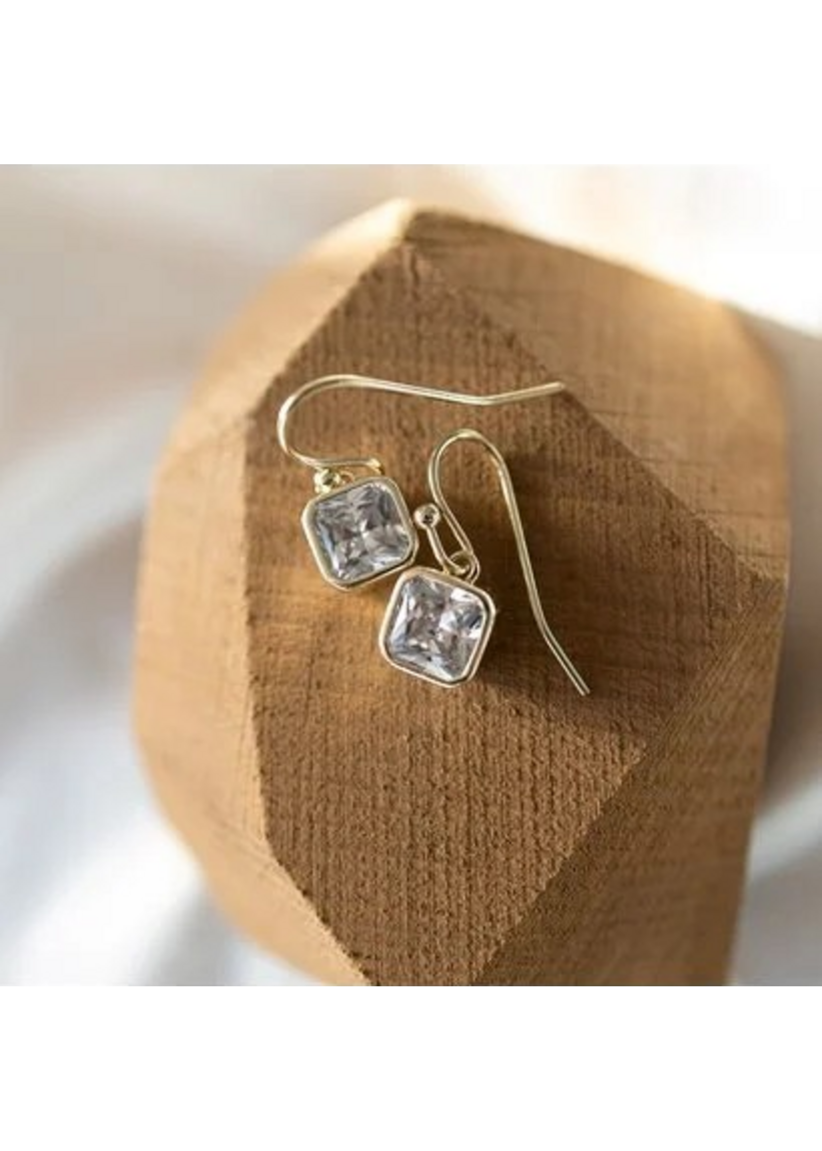 Glee Radiance Crystal Earrings - Hypoallergenic, Antitarnish