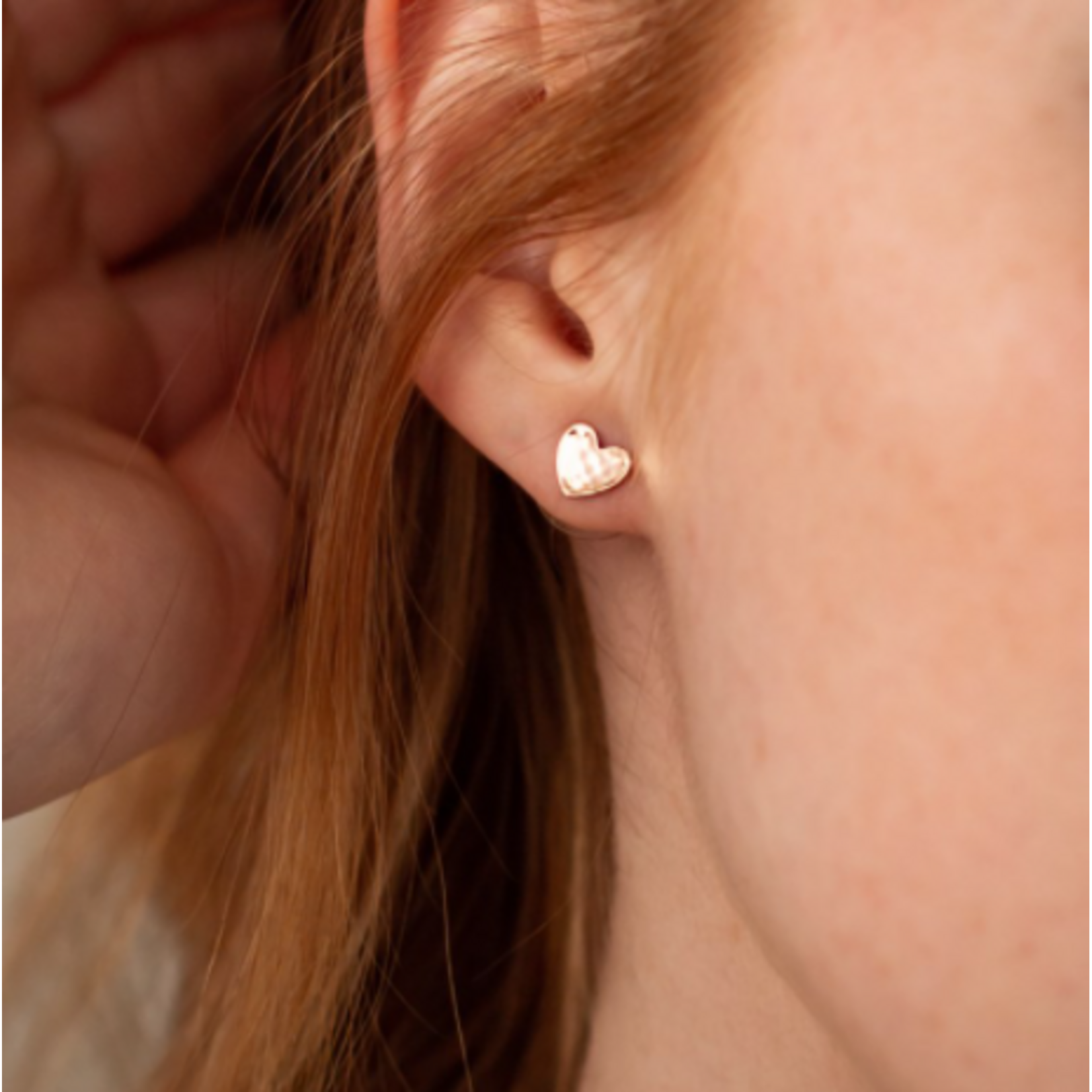 Glee Amado Heart Stud Earring - Hypoallergenic/Antitarnish