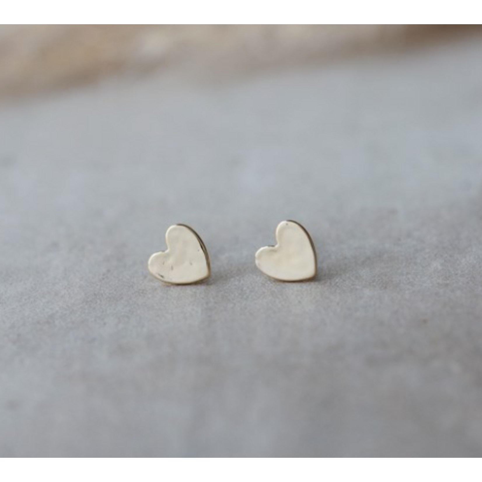 Glee Amado Heart Stud Earring - Hypoallergenic/Antitarnish