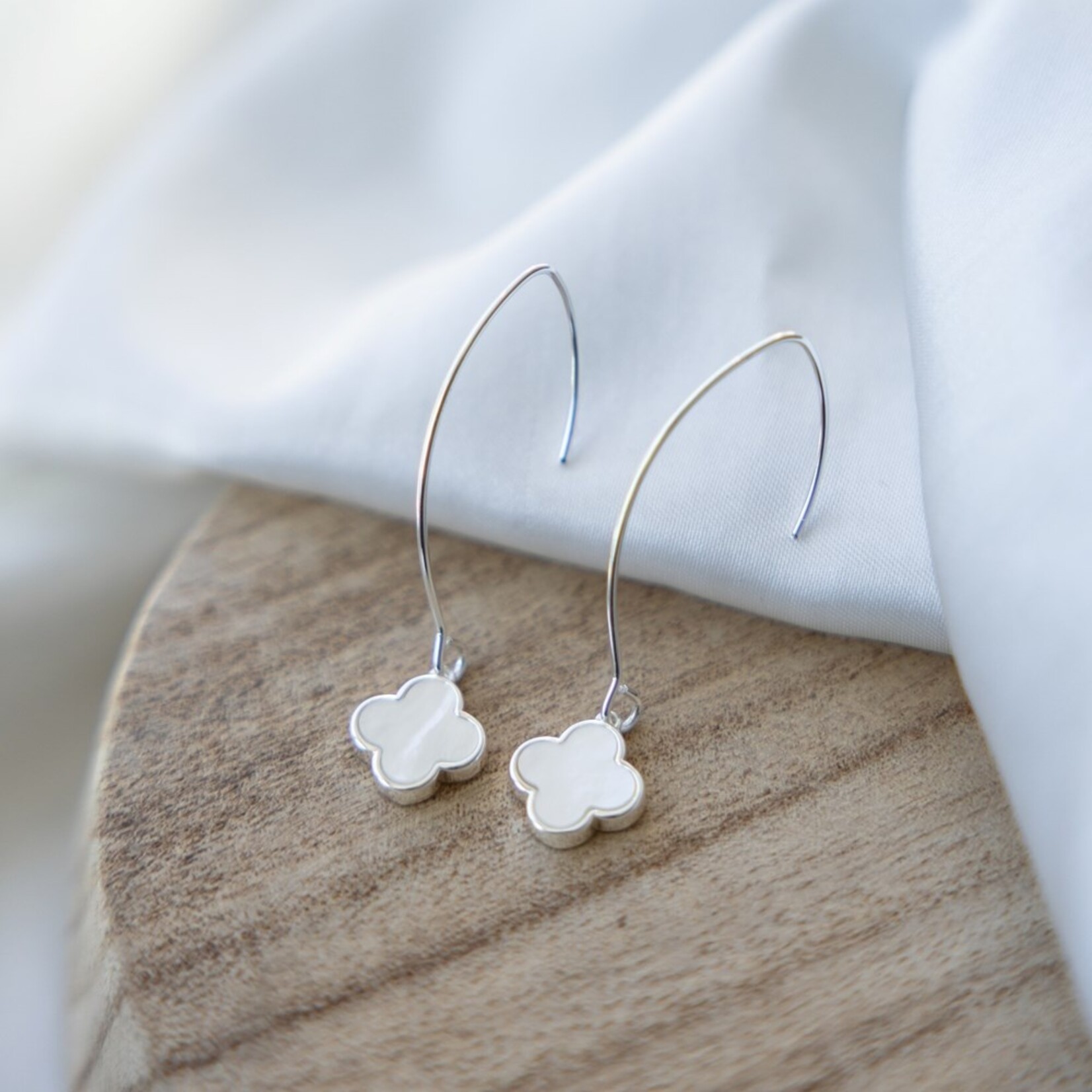 Glee Anya Earring - Silver/Mother of Pearl