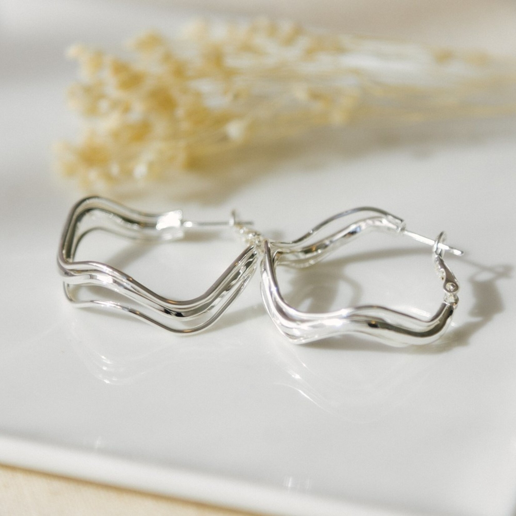 Glee Breezy Hoop Earring - Hypoallergenic/Antitarnish