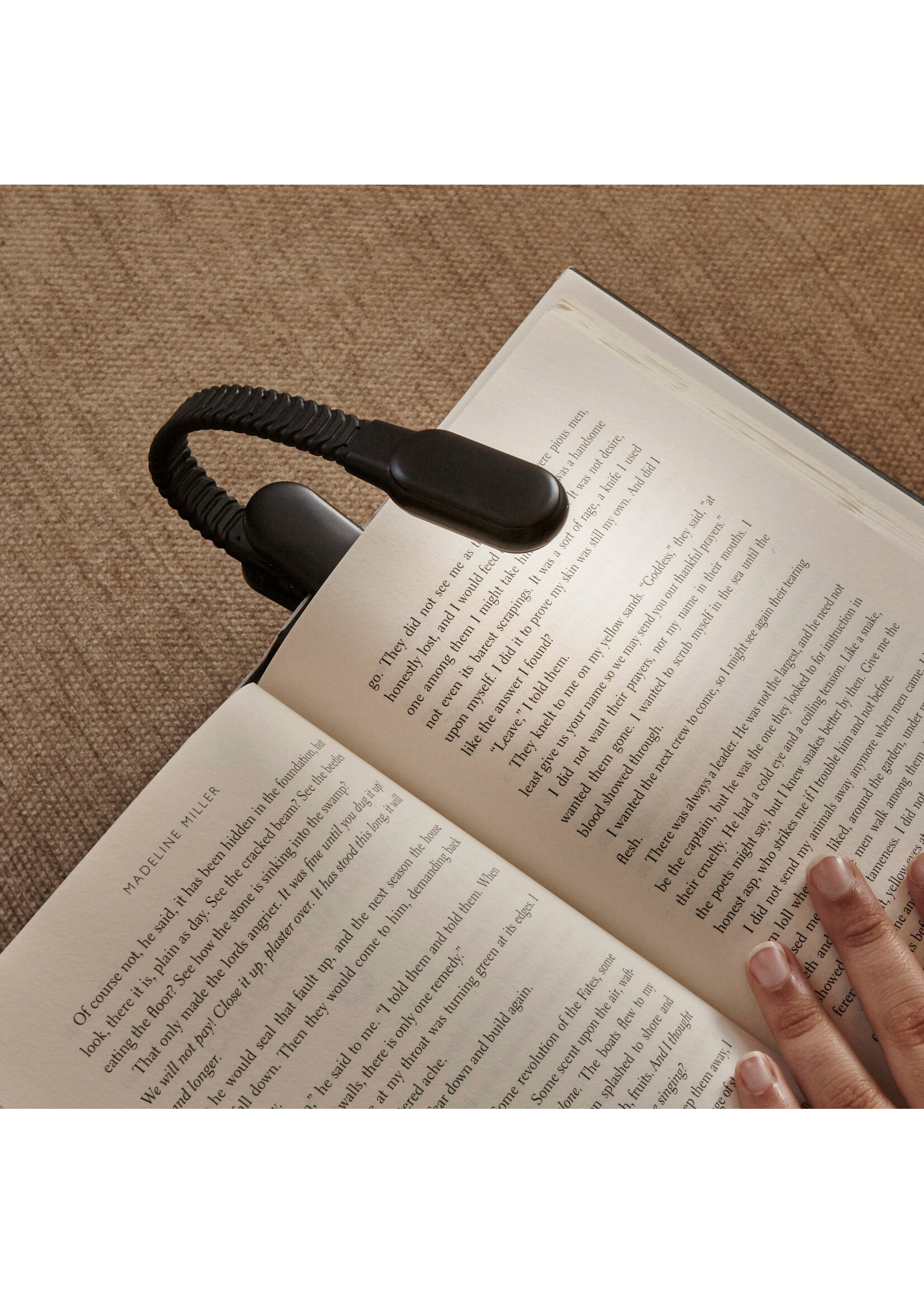 Kikkerland Rechargeable Book Light