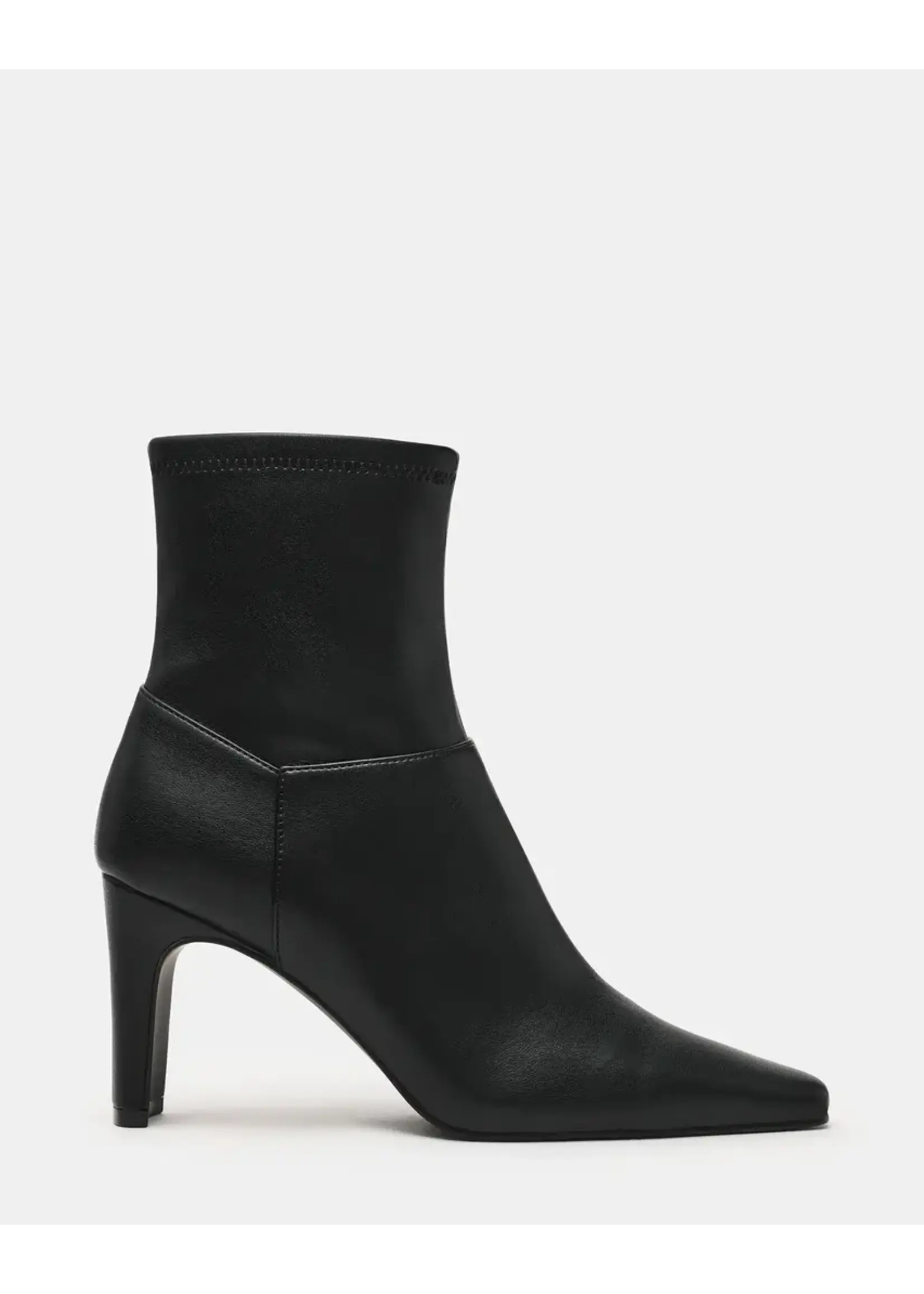 Steve Madden FENNY POINTED-TOE BLOCK HEEL BOOTIES