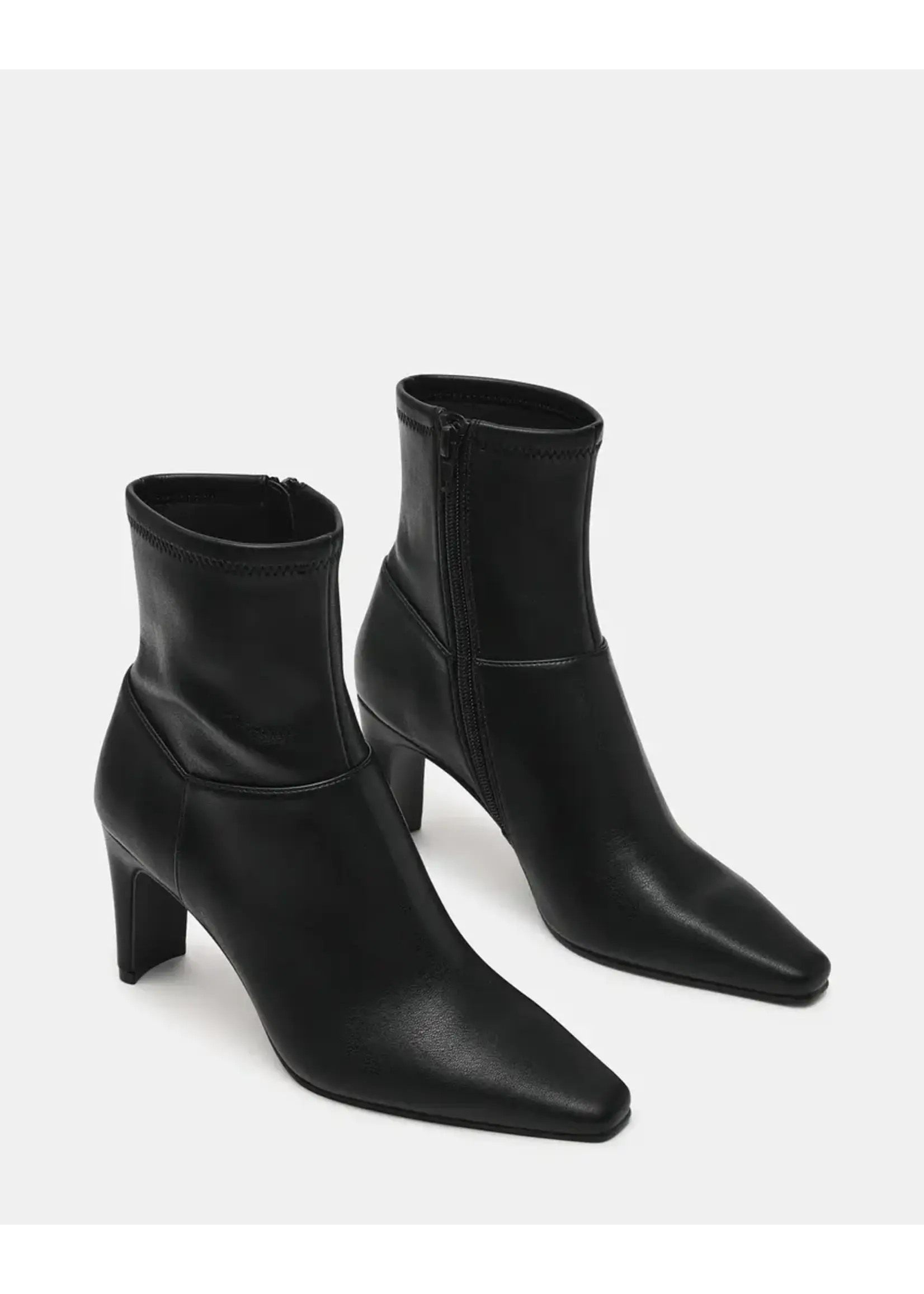 Steve Madden FENNY POINTED-TOE BLOCK HEEL BOOTIES