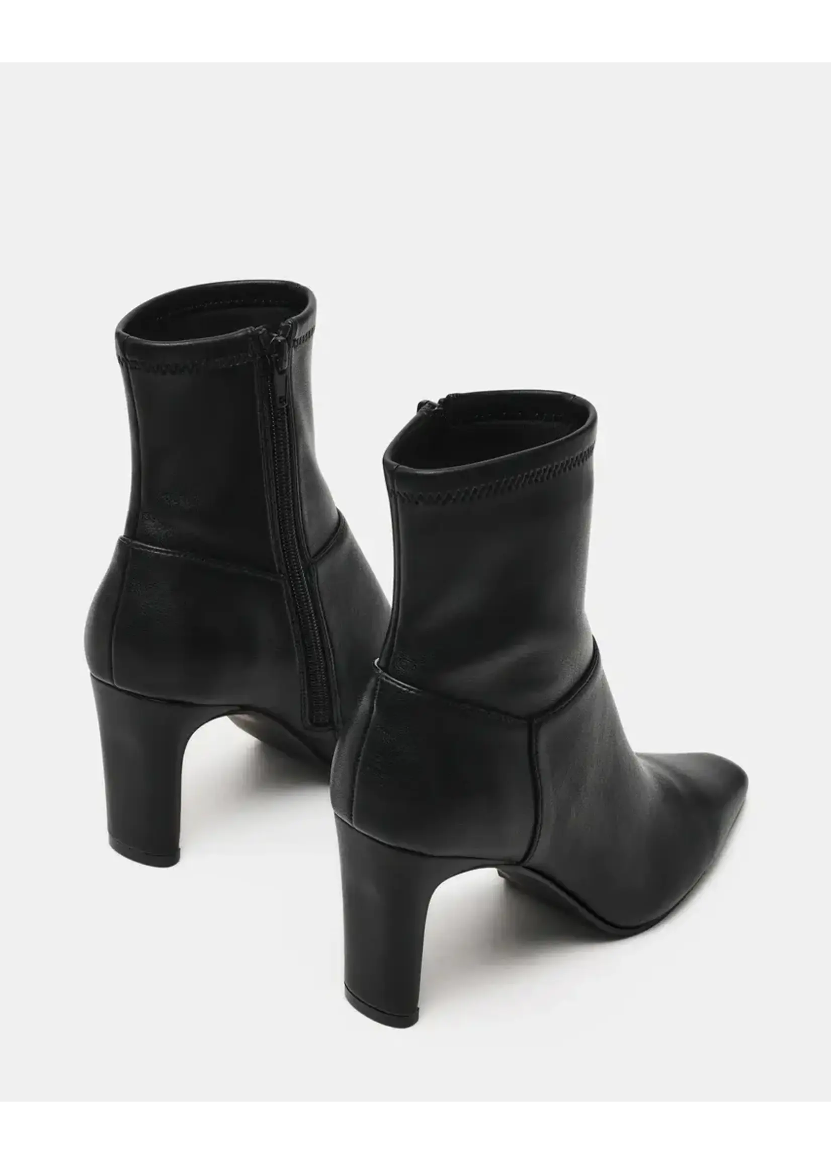 Steve Madden FENNY POINTED-TOE BLOCK HEEL BOOTIES
