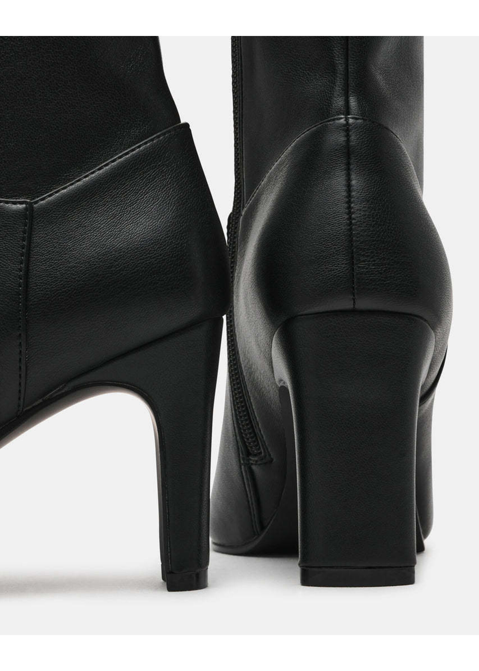 Steve Madden FENNY POINTED-TOE BLOCK HEEL BOOTIES