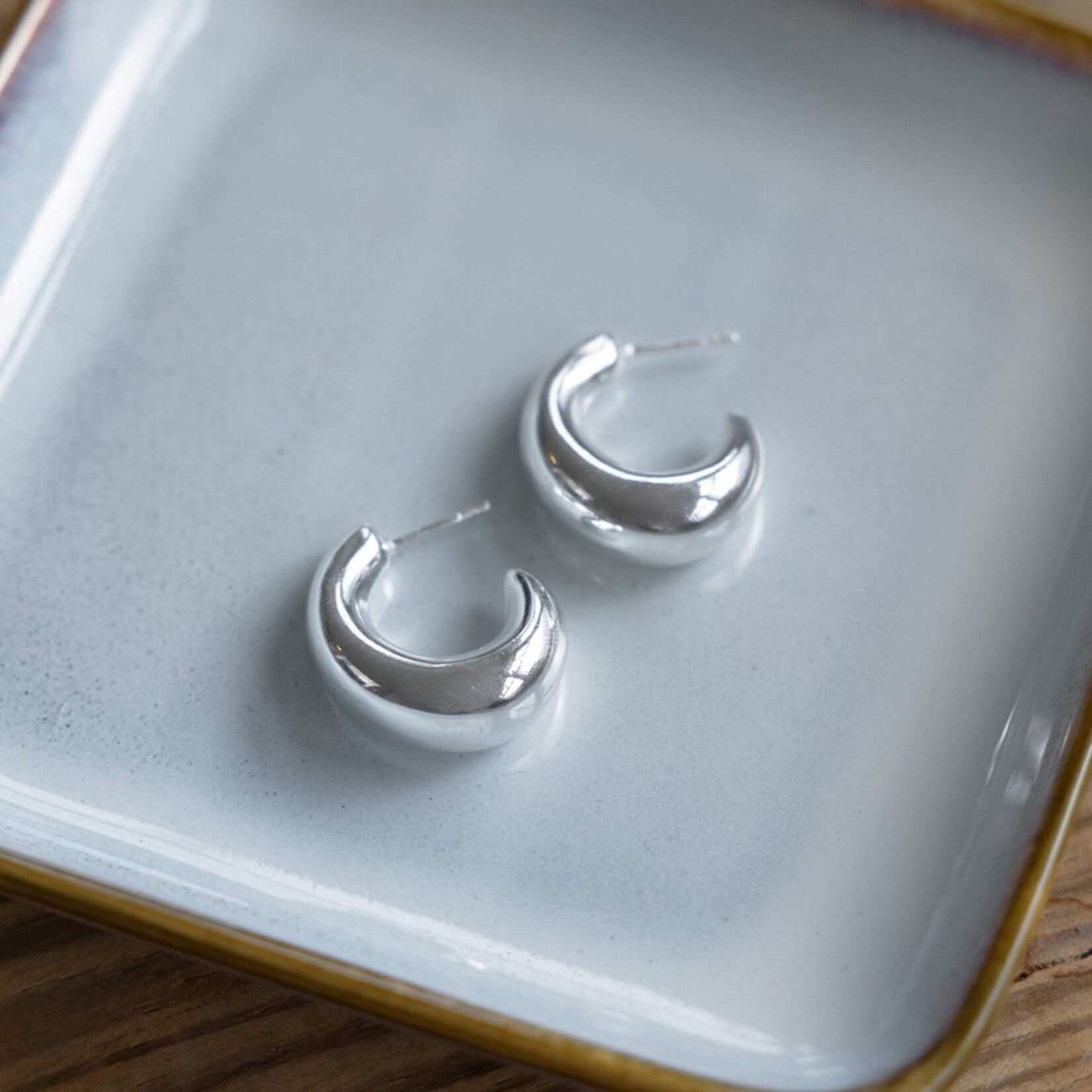Glee Amplified Arc Hoops in Silver - Hypoallergenic, Anti-tarnish