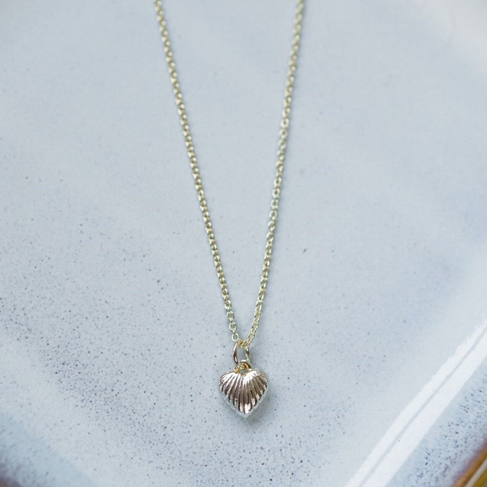 Glee Coastal Kiss Necklace (Gold or Silver) - Hypoallergenic, Anti-tarnish