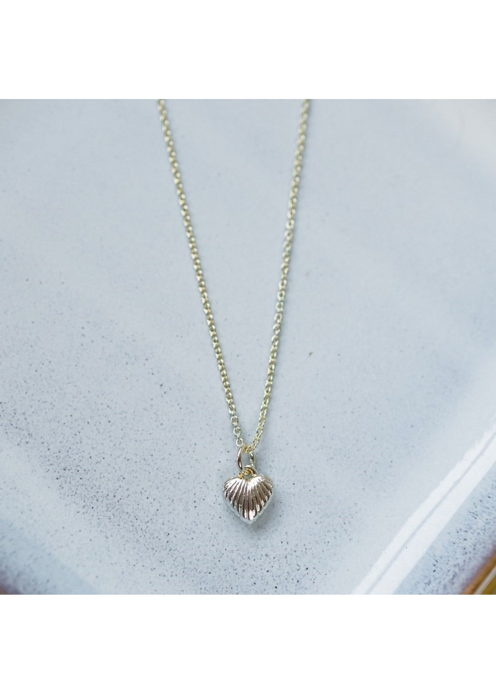 Glee Coastal Kiss Necklace (Gold or Silver) - Hypoallergenic, Anti-tarnish