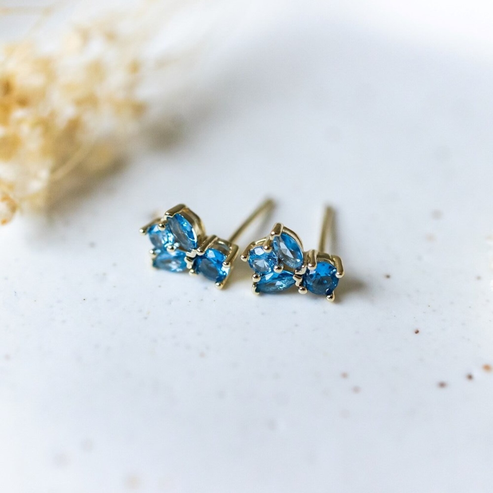 Glee Deco Stud Earrings - Hypoallergenic, Antitarnish (Silver/Sky Blue)