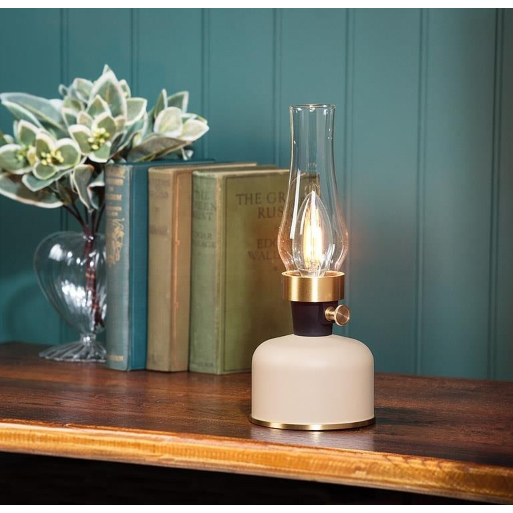 LED Lantern Lamp with Chimney (Black)
