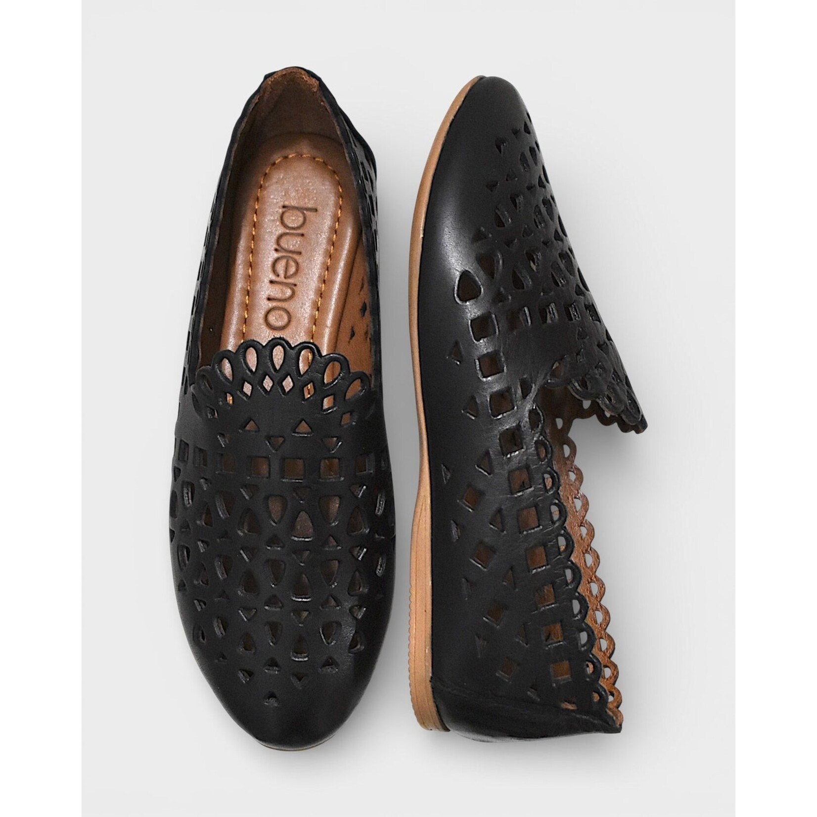 Bueno Shoes Kaden Flats - Black