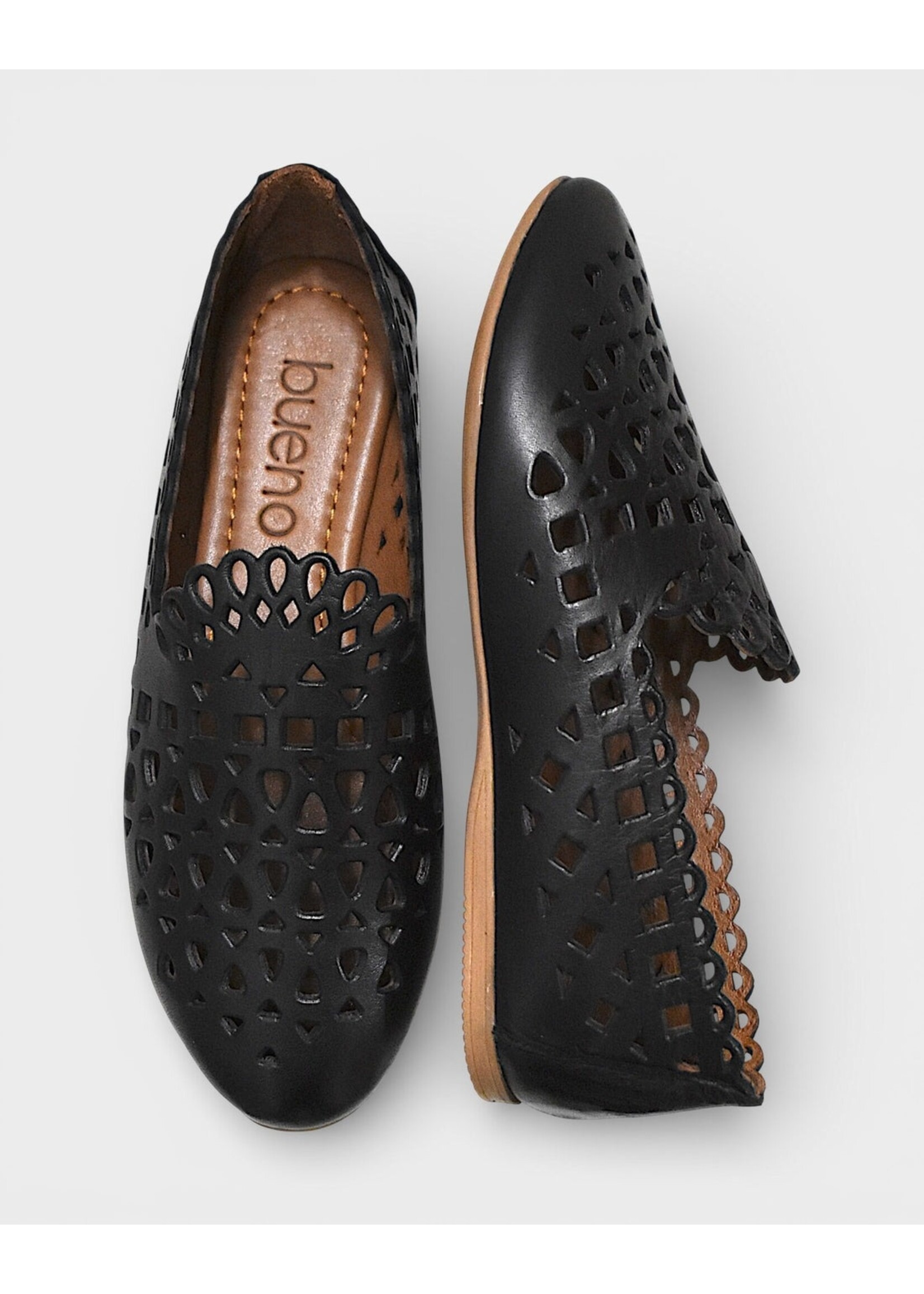 Bueno Shoes Kaden Flats - Black