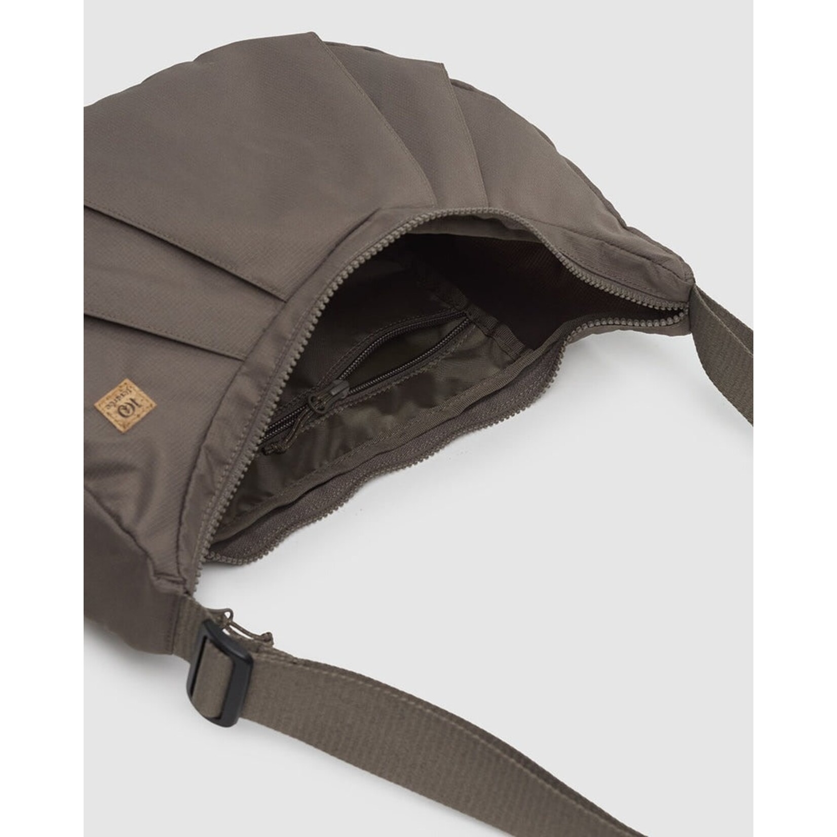 Tentree Teslin Bag
