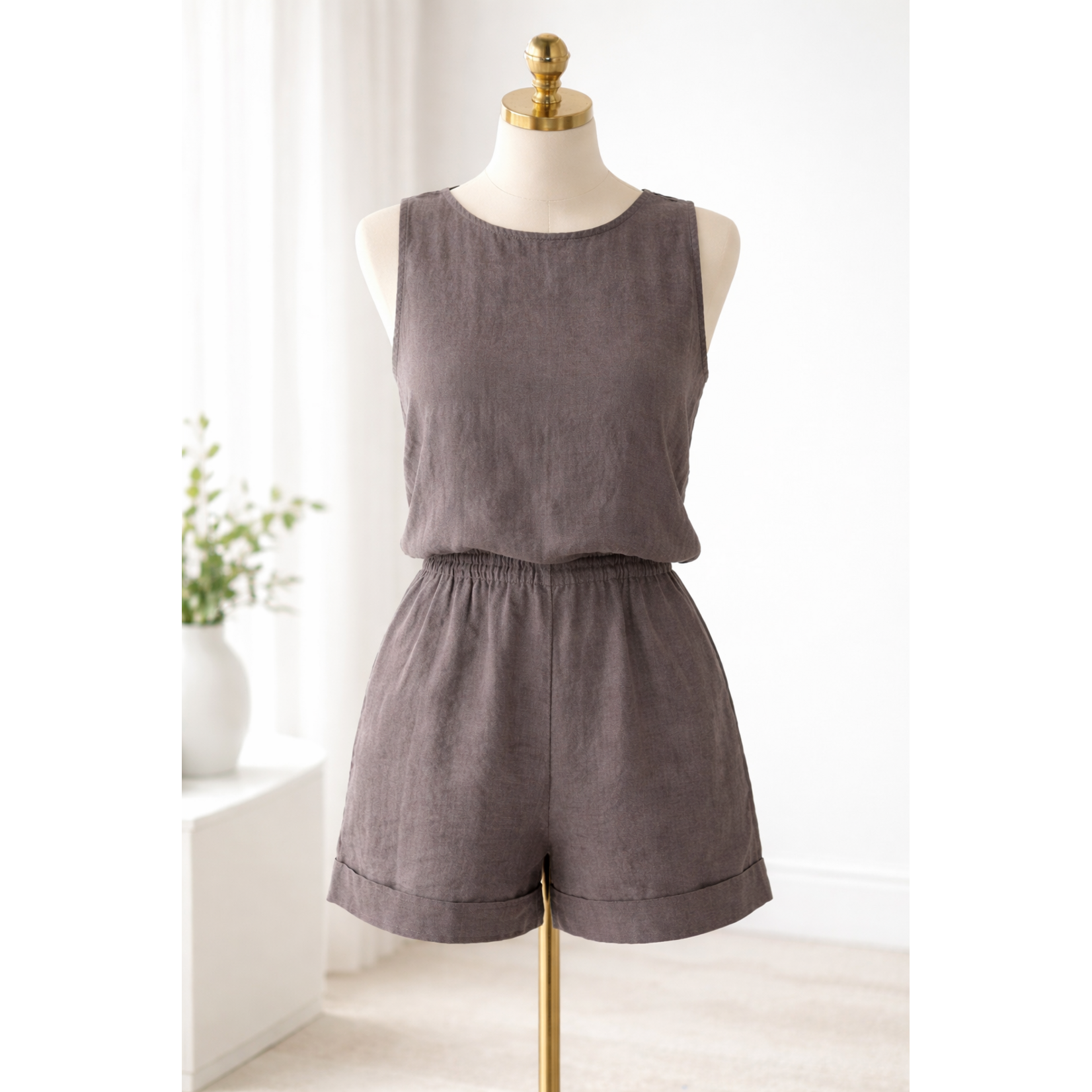 Suzy D London Sylviana Linen Round Neck Flared Sleeveless Top